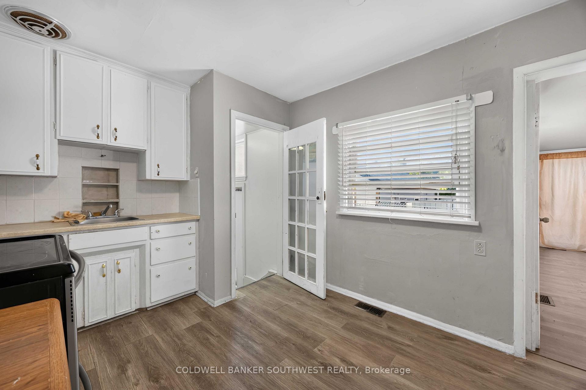 Photo 8 of 181 Campbell Street, Sarnia — HOMEH