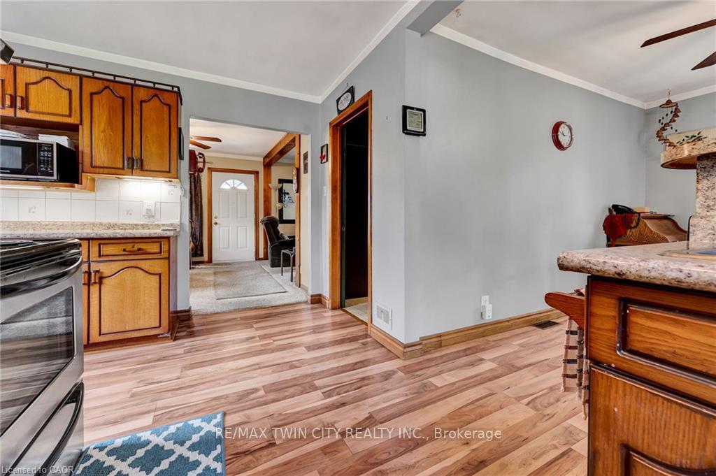 Photo 15 of 57 Bloomingdale Road N, Kitchener, Bridgeport — HOMEH