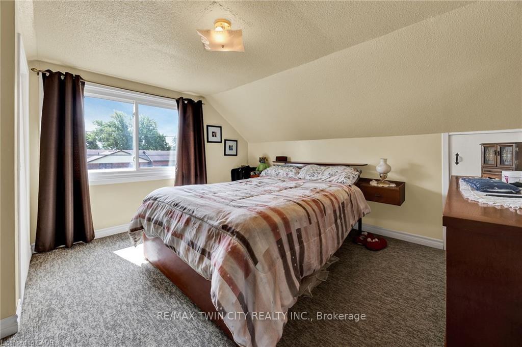 Photo 22 of 57 Bloomingdale Road N, Kitchener, Bridgeport — HOMEH