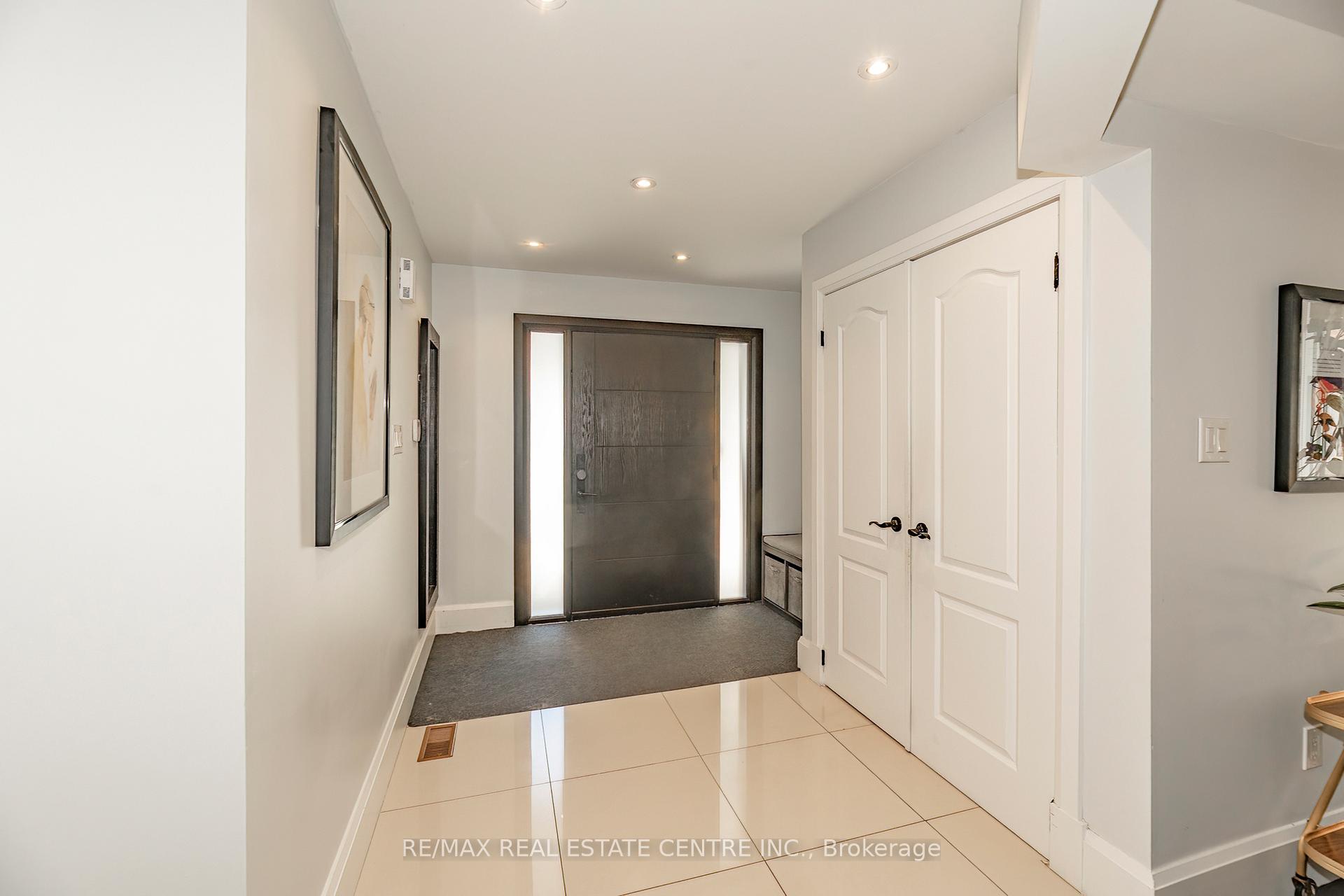 Photo 2 of 41 Ranchero Drive, Brampton, Fletcher's Meadow — HOMEH