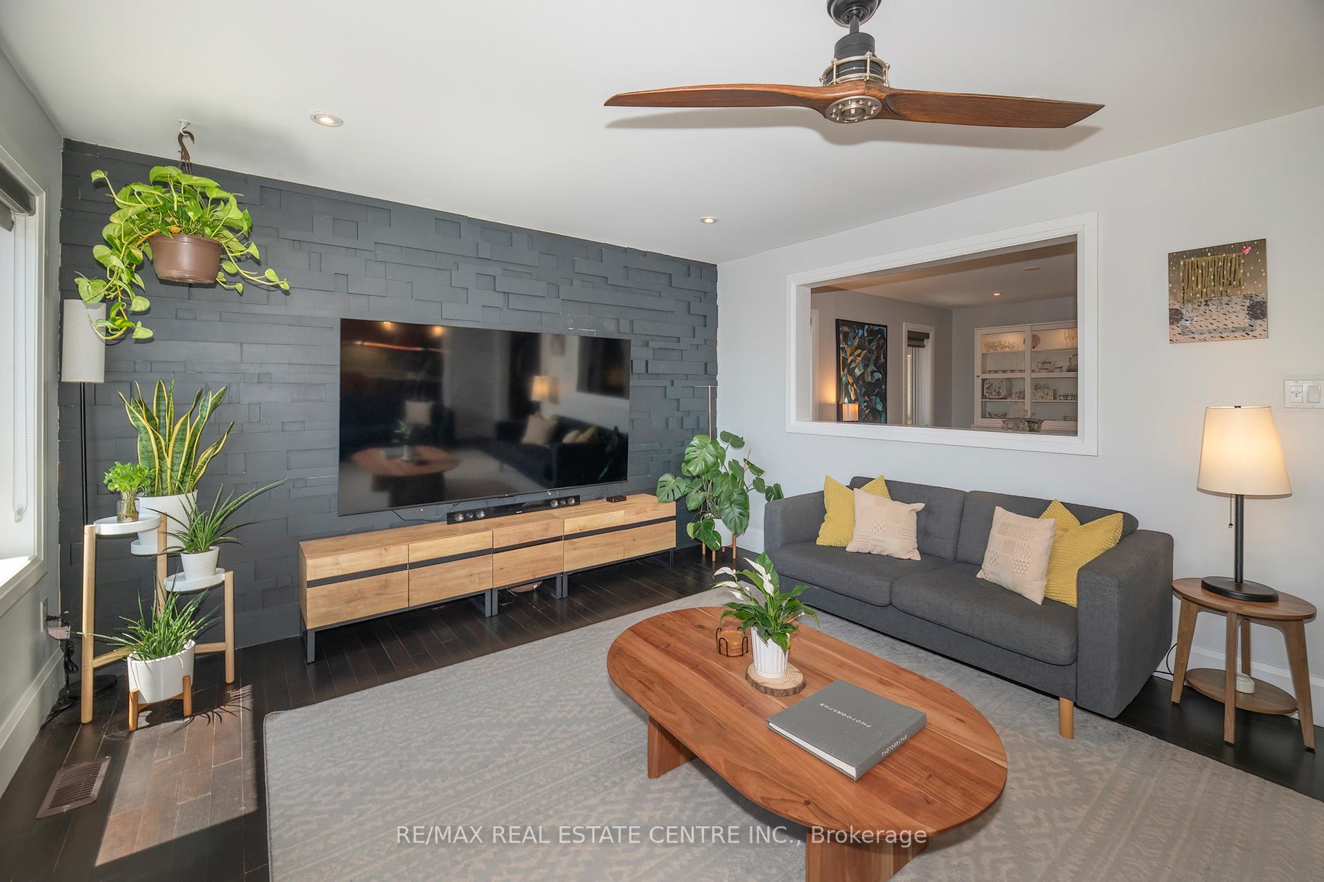 Photo 9 of 41 Ranchero Drive, Brampton, Fletcher's Meadow — HOMEH