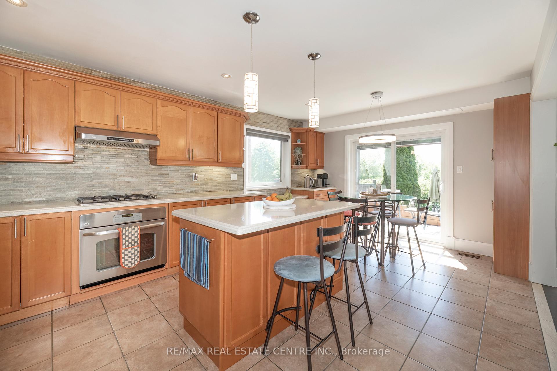 Photo 11 of 41 Ranchero Drive, Brampton, Fletcher's Meadow — HOMEH