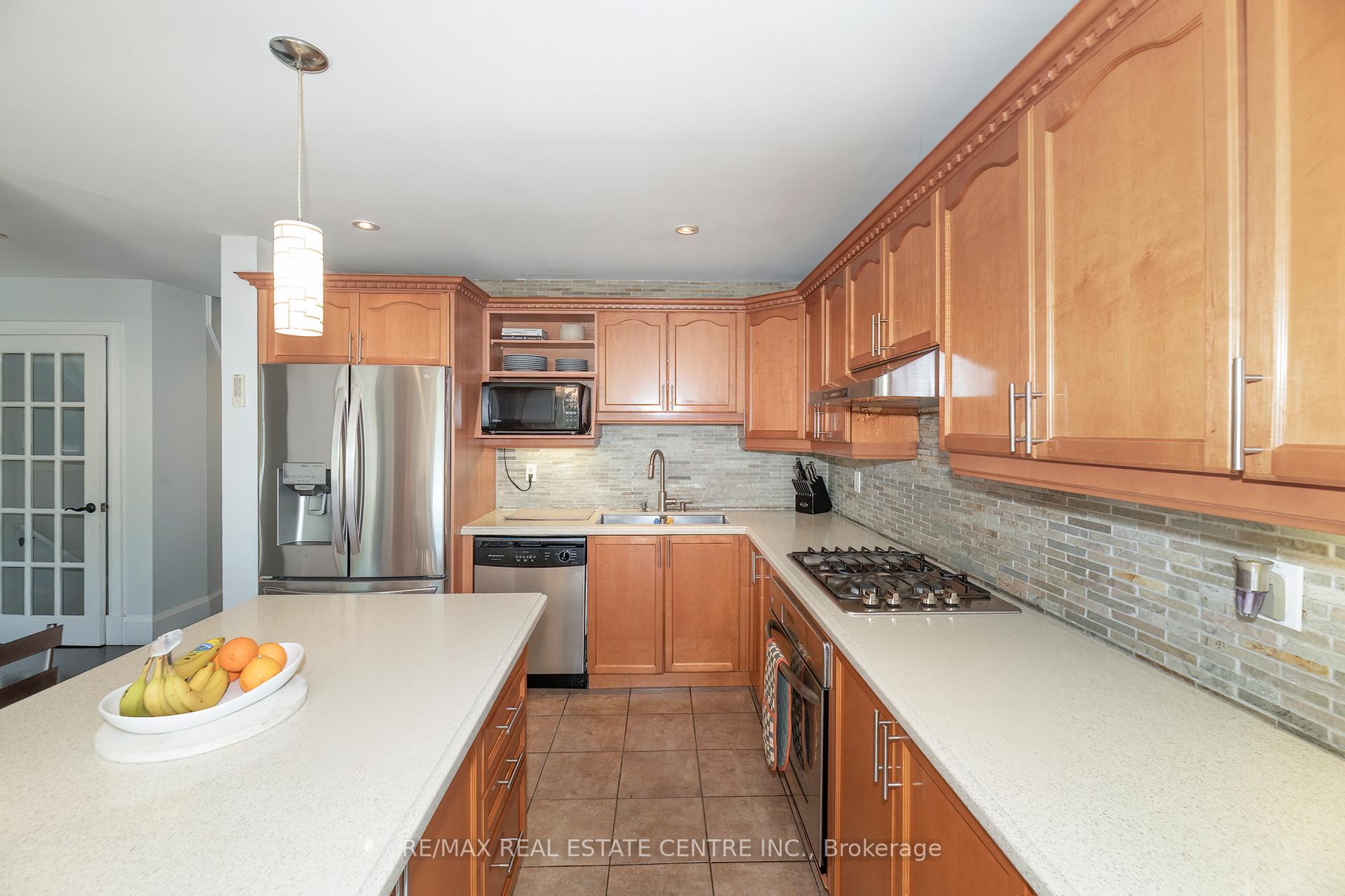 Photo 14 of 41 Ranchero Drive, Brampton, Fletcher's Meadow — HOMEH