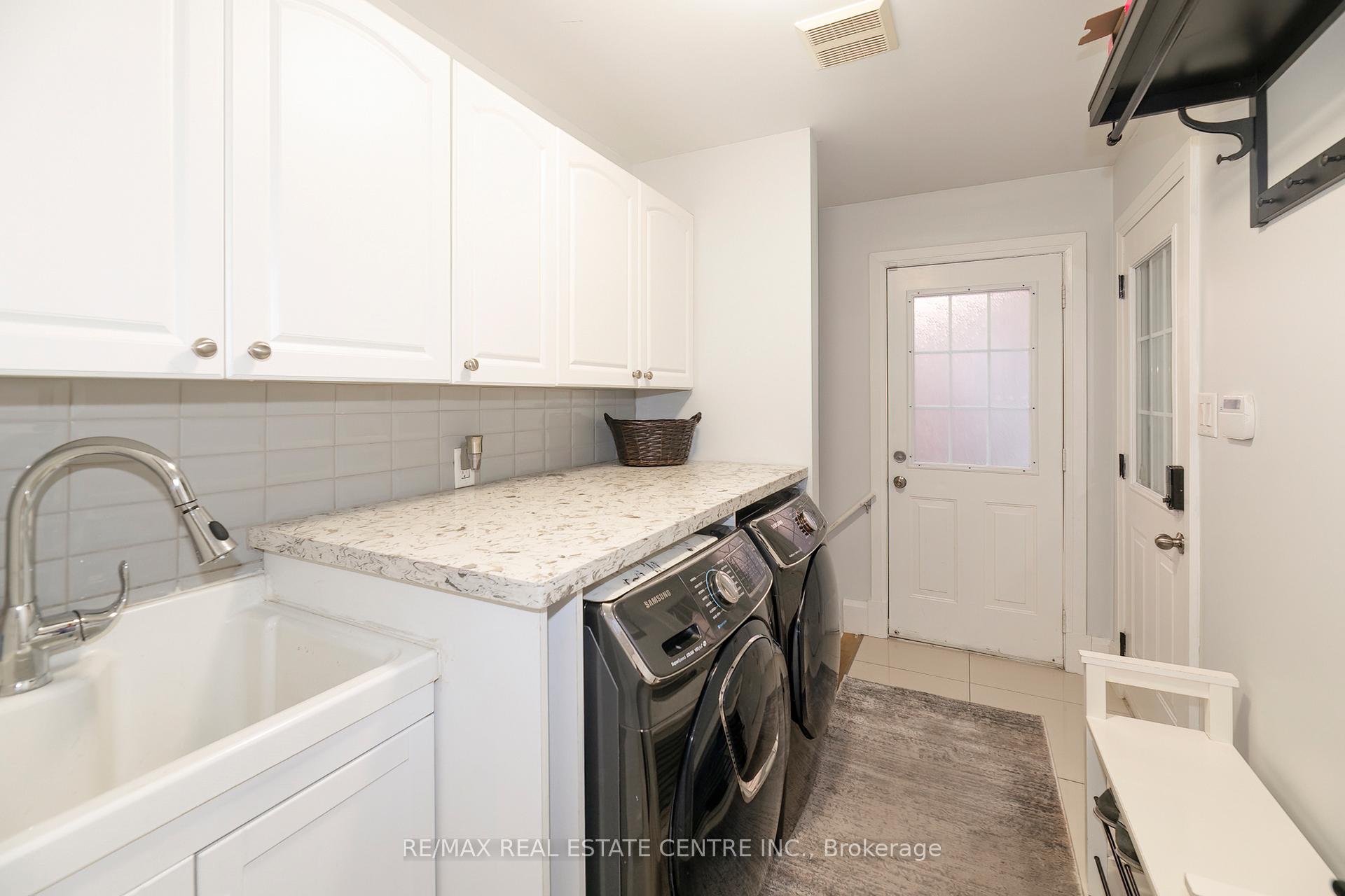 Photo 16 of 41 Ranchero Drive, Brampton, Fletcher's Meadow — HOMEH