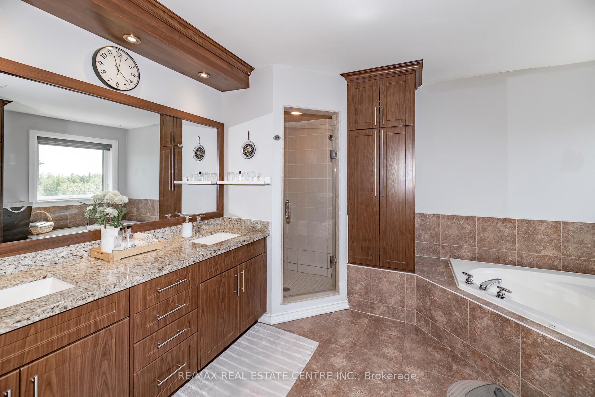 Photo 19 of 41 Ranchero Drive, Brampton, Fletcher's Meadow — HOMEH