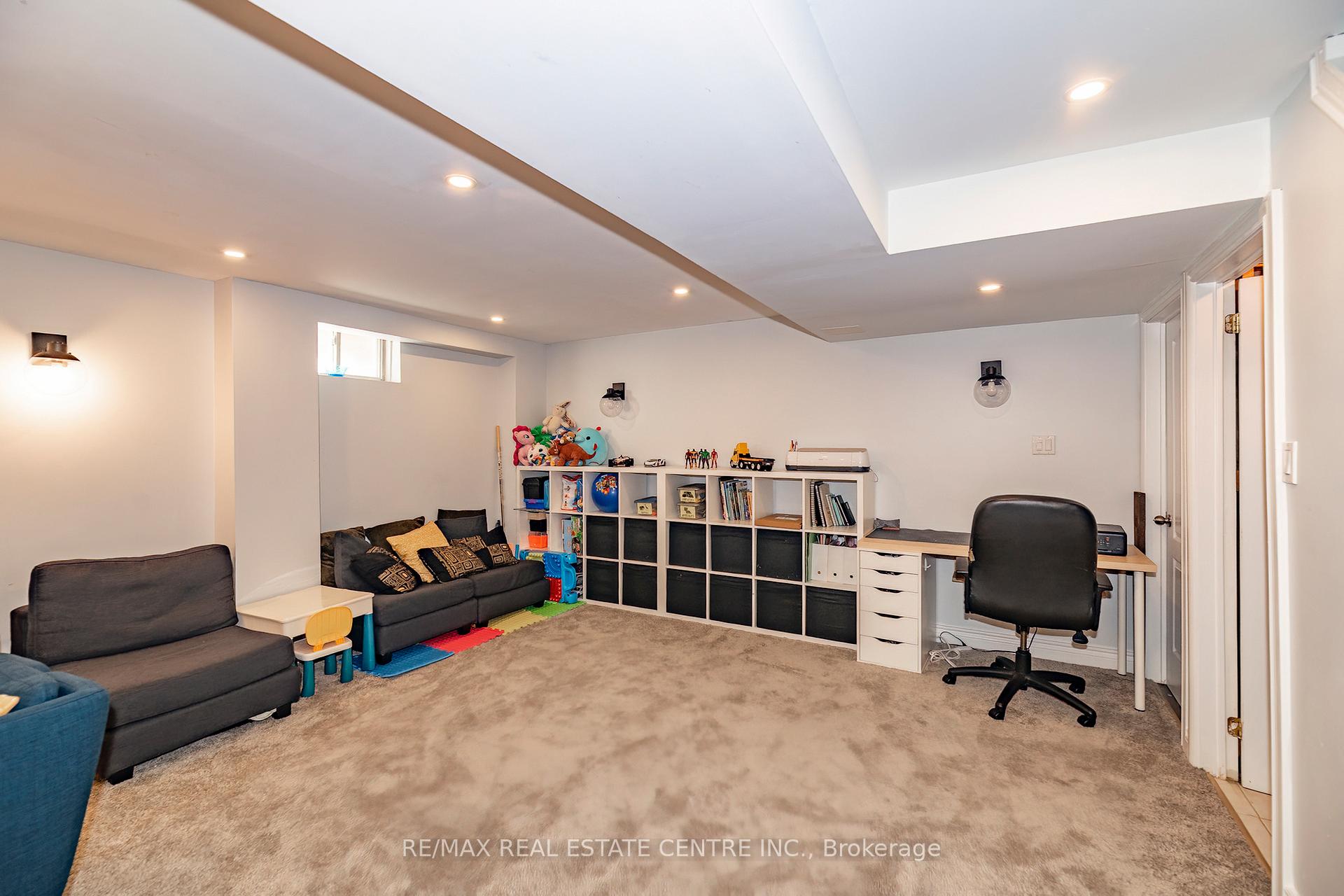 Photo 30 of 41 Ranchero Drive, Brampton, Fletcher's Meadow — HOMEH