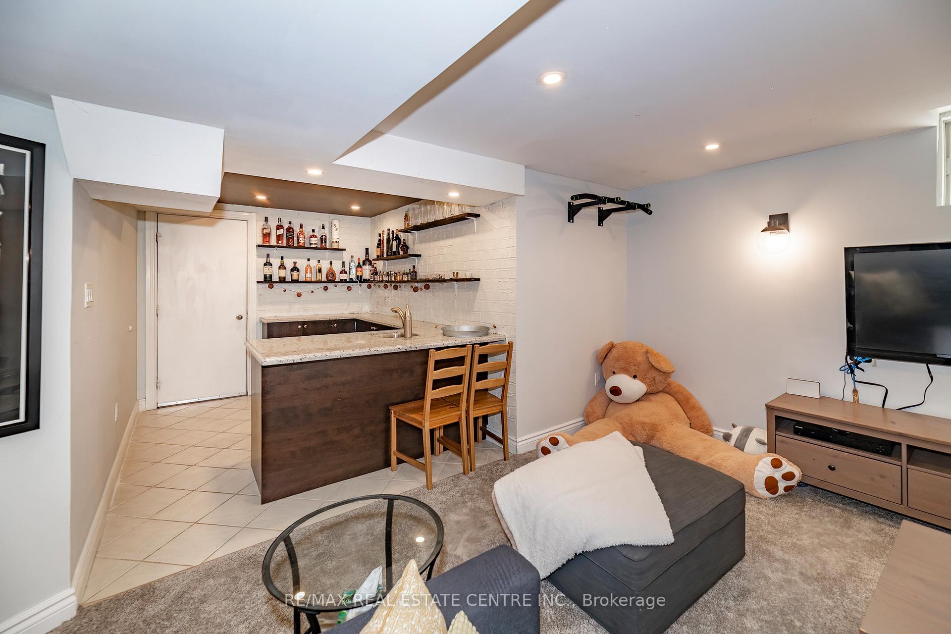 Photo 32 of 41 Ranchero Drive, Brampton, Fletcher's Meadow — HOMEH