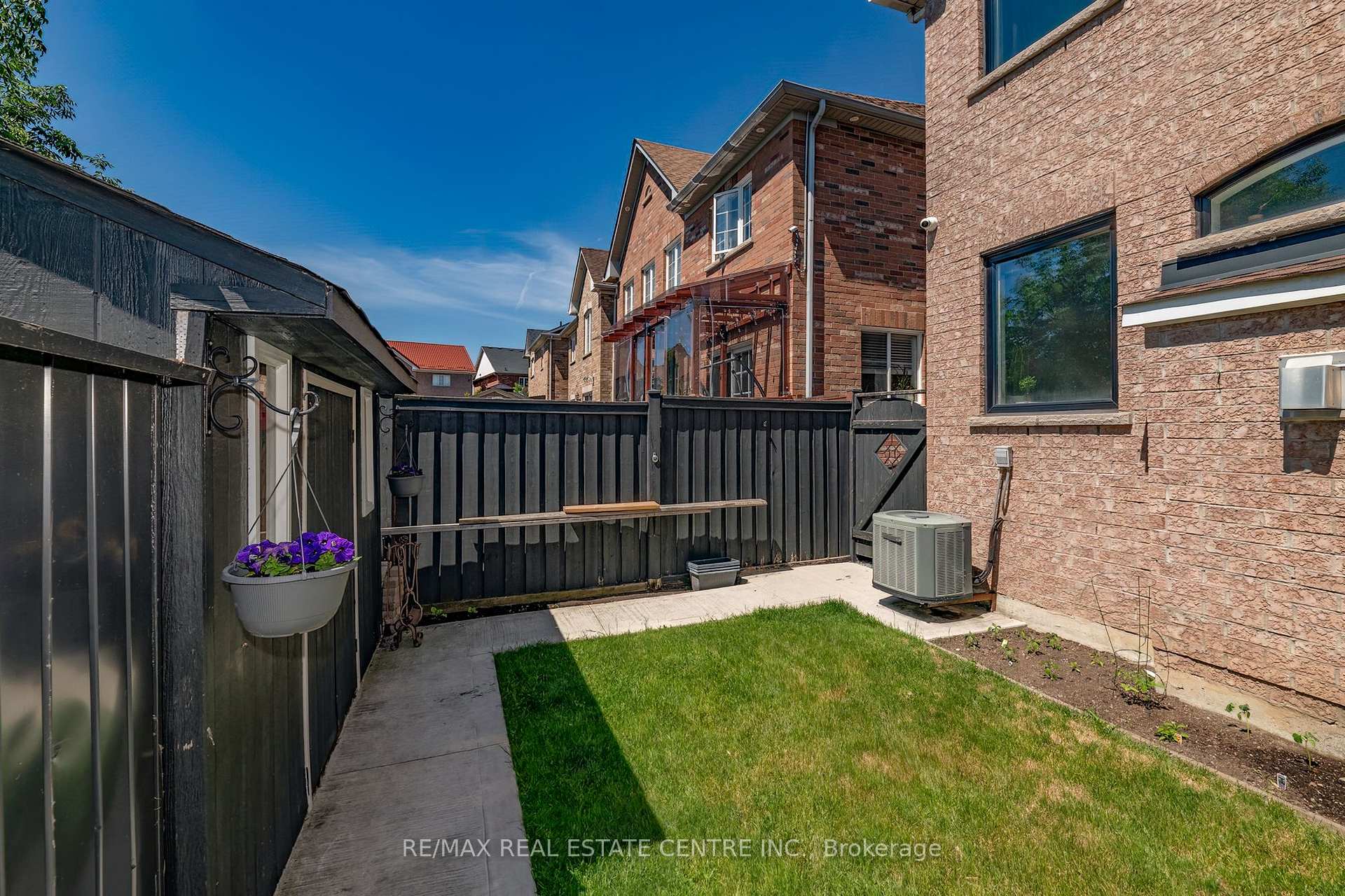 Photo 41 of 41 Ranchero Drive, Brampton, Fletcher's Meadow — HOMEH