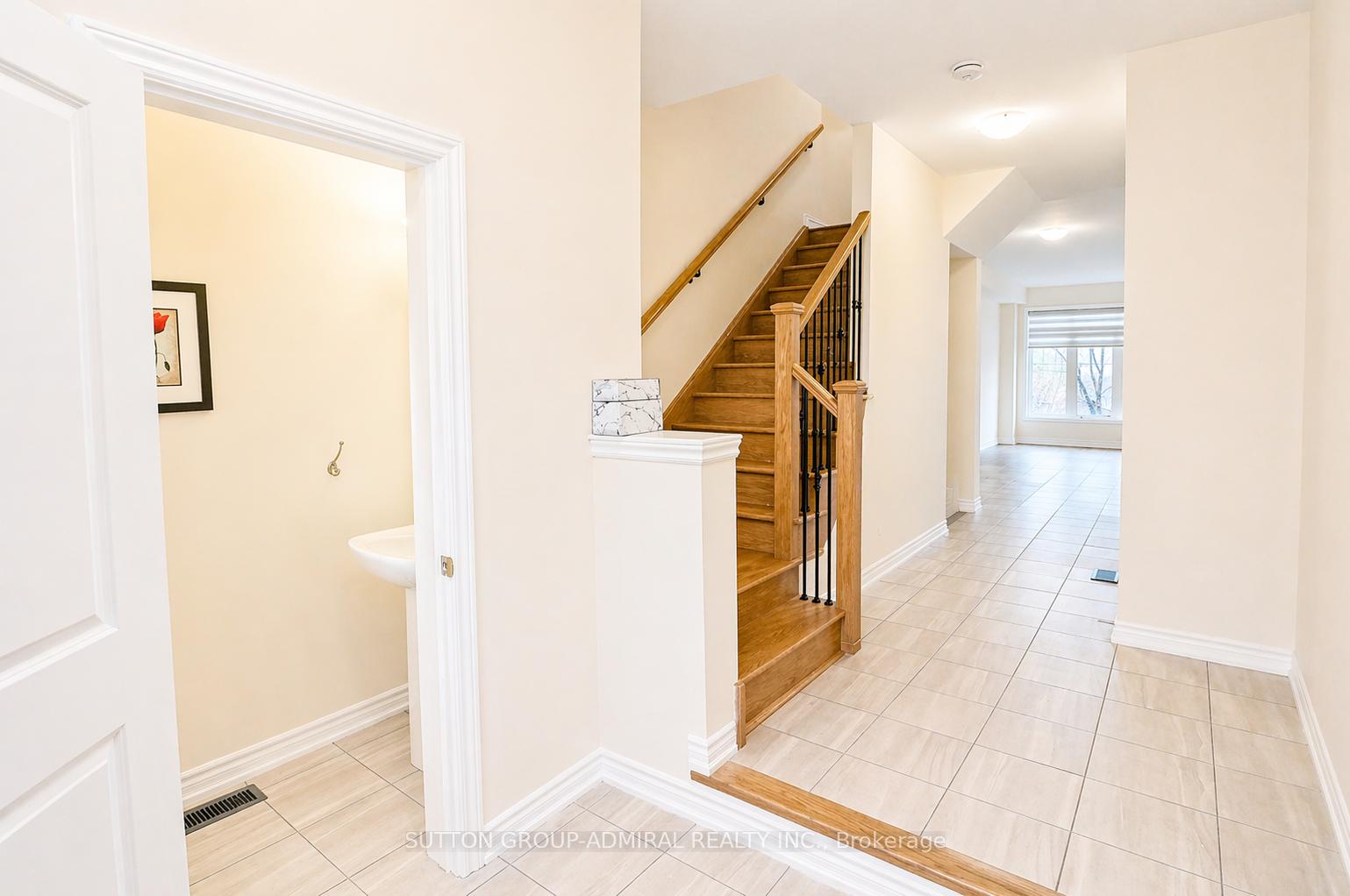 Photo 3 of 2135 Speare Court, Innisfil, Alcona — HOMEH