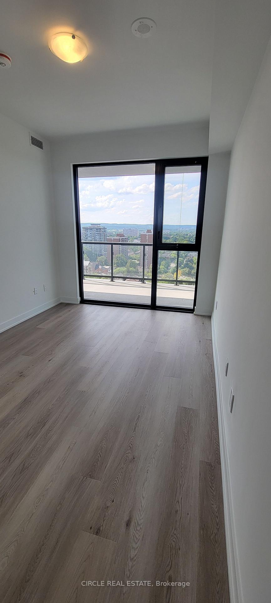 Photo 13 of Unit 1711, 2075 Lakeshore Road, Burlington, Brant — HOMEH