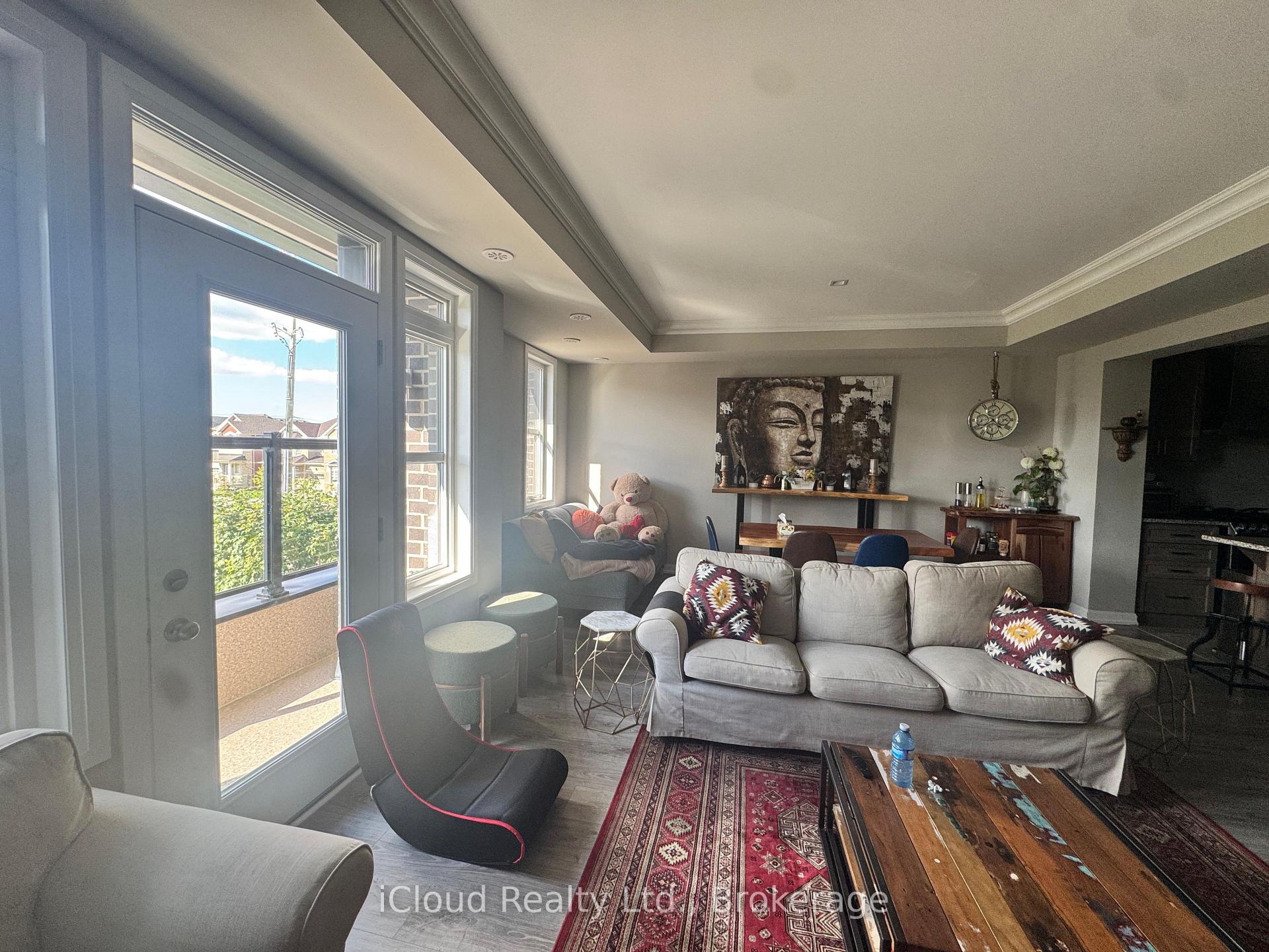 Photo 5 of 126 Burnhamthorpe Road E, Oakville, Glenorchy — HOMEH