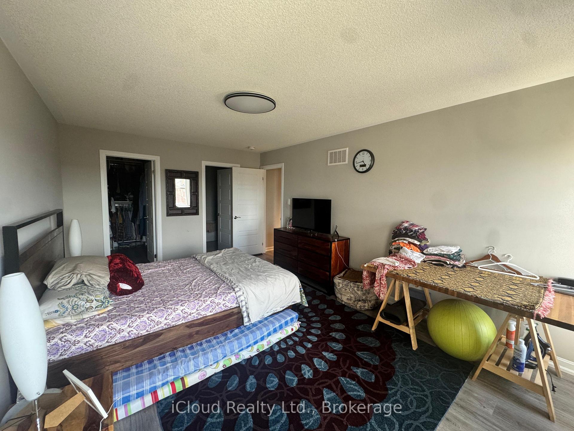 Photo 8 of 126 Burnhamthorpe Road E, Oakville, Glenorchy — HOMEH