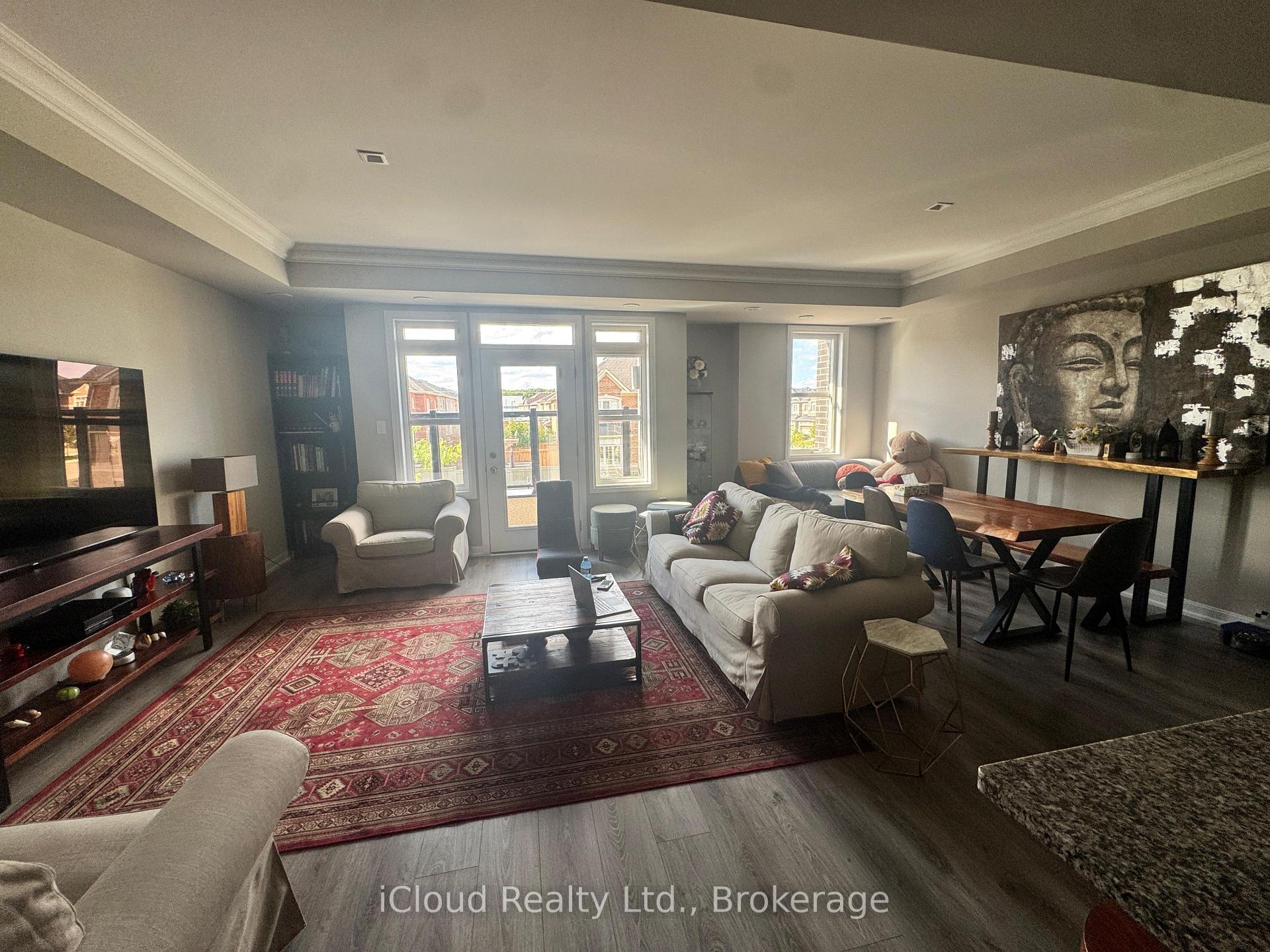 Photo 12 of 126 Burnhamthorpe Road E, Oakville, Glenorchy — HOMEH