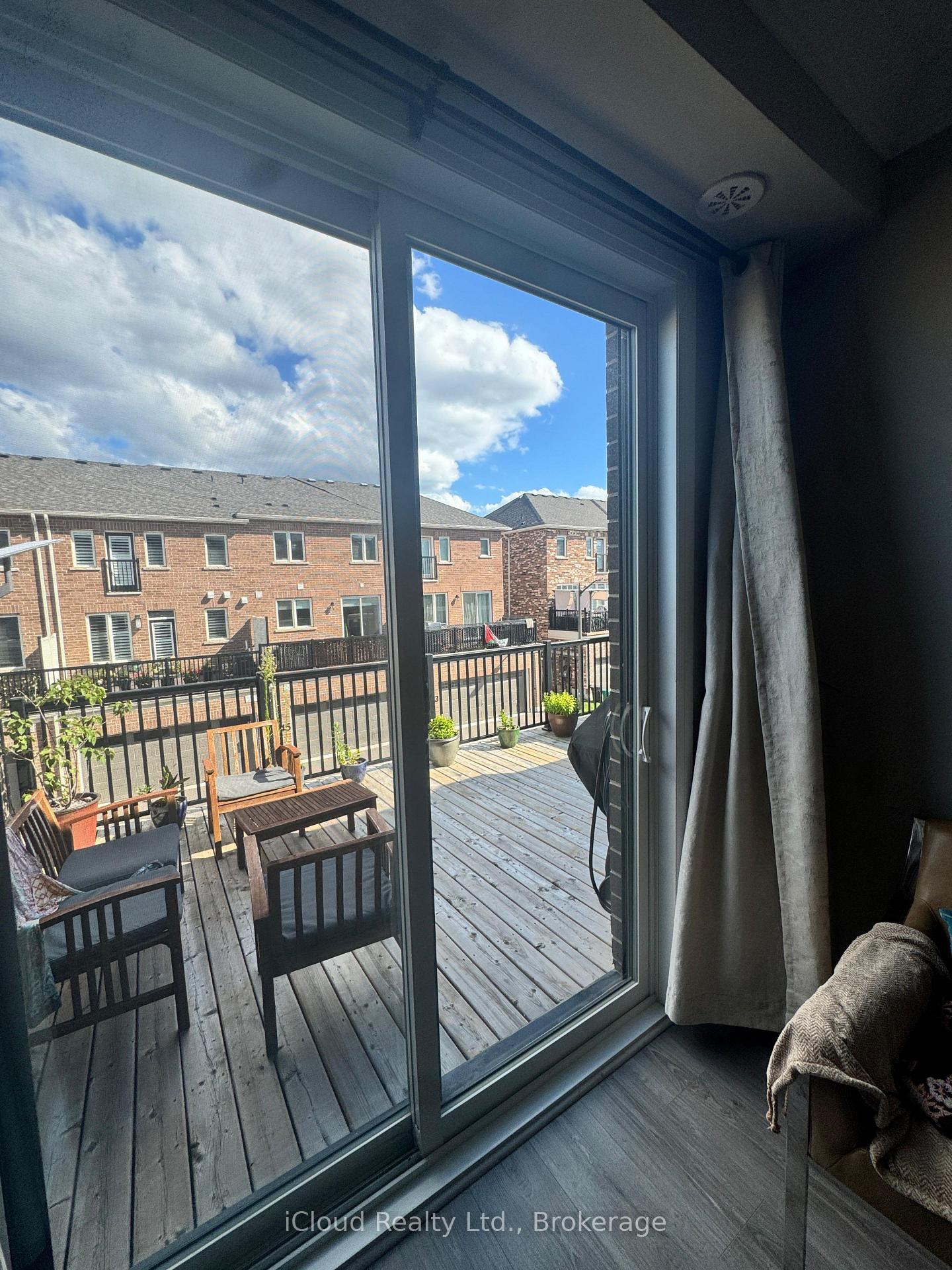 Photo 16 of 126 Burnhamthorpe Road E, Oakville, Glenorchy — HOMEH