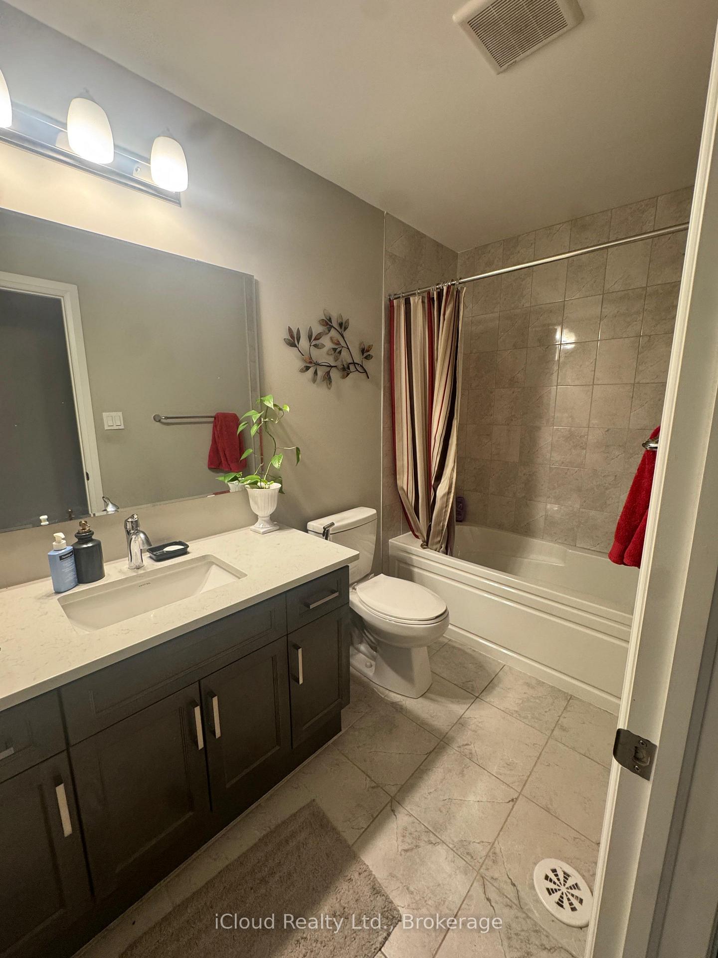 Photo 18 of 126 Burnhamthorpe Road E, Oakville, Glenorchy — HOMEH