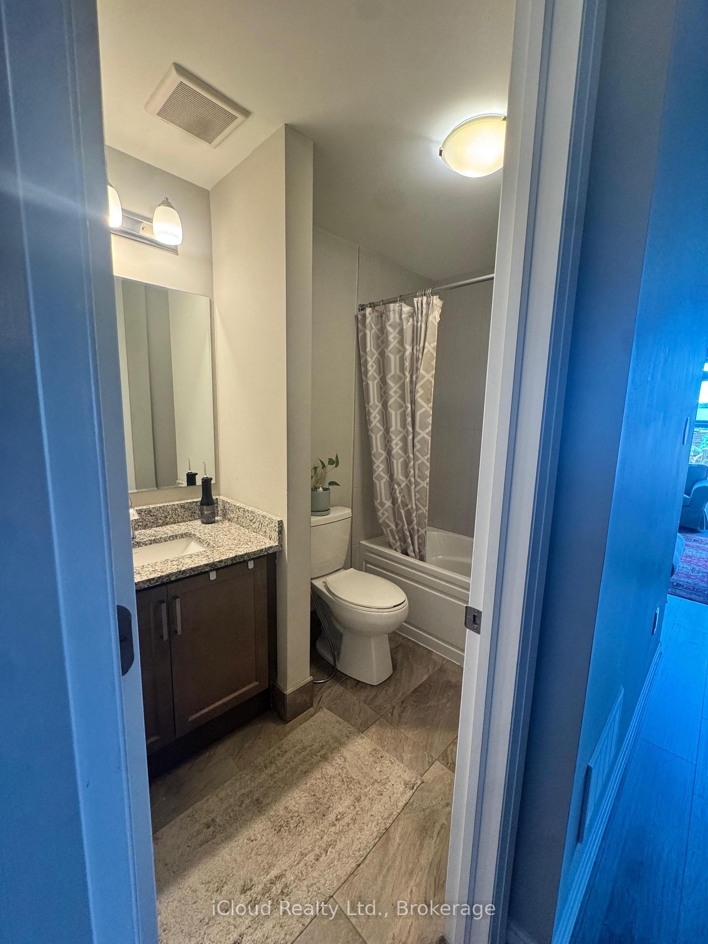 Photo 19 of 126 Burnhamthorpe Road E, Oakville, Glenorchy — HOMEH