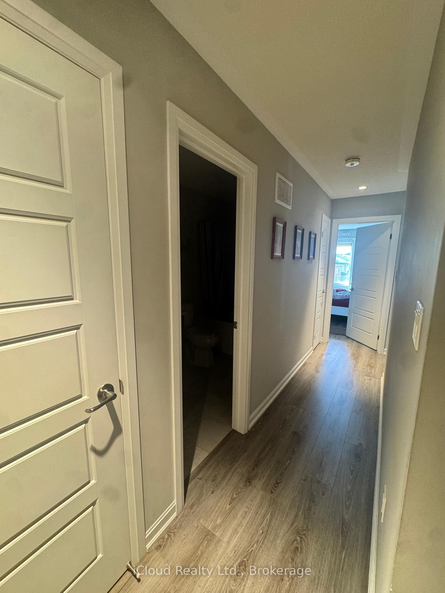 Photo 20 of 126 Burnhamthorpe Road E, Oakville, Glenorchy — HOMEH