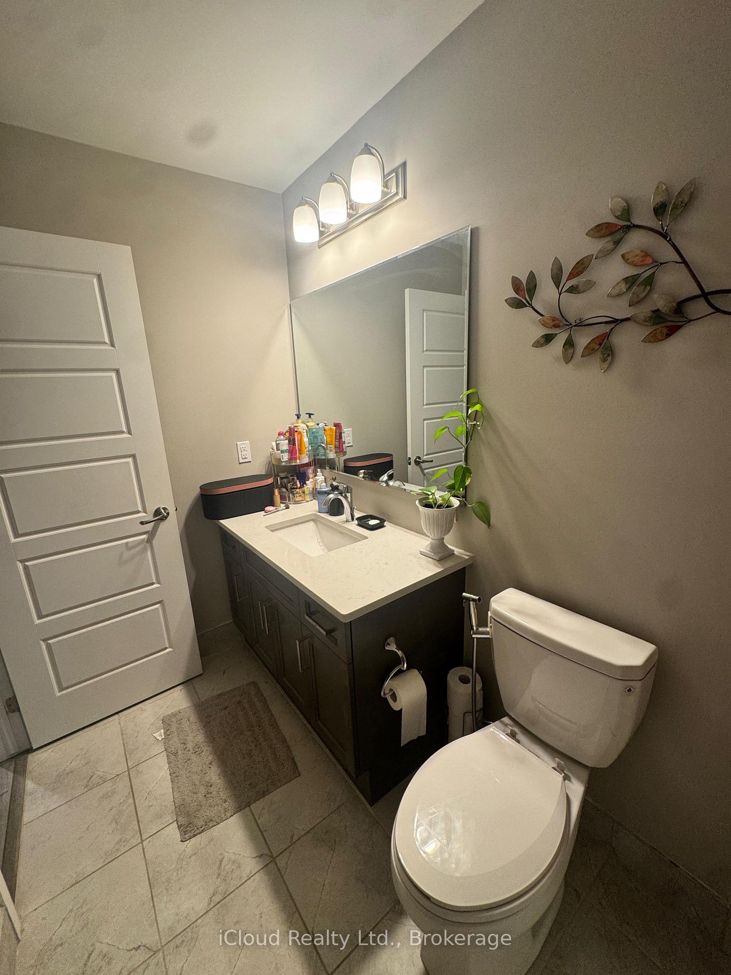 Photo 21 of 126 Burnhamthorpe Road E, Oakville, Glenorchy — HOMEH