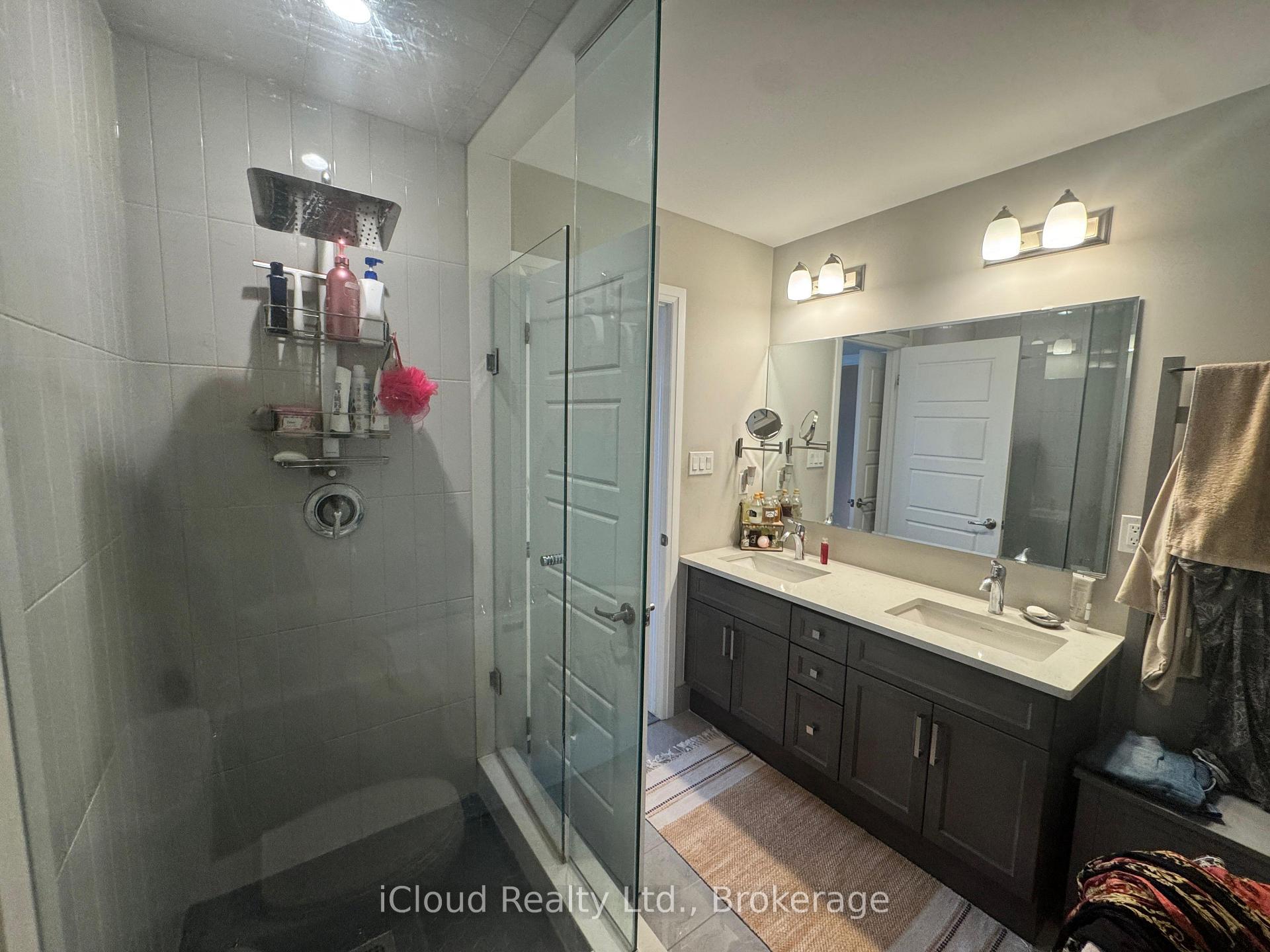 Photo 22 of 126 Burnhamthorpe Road E, Oakville, Glenorchy — HOMEH