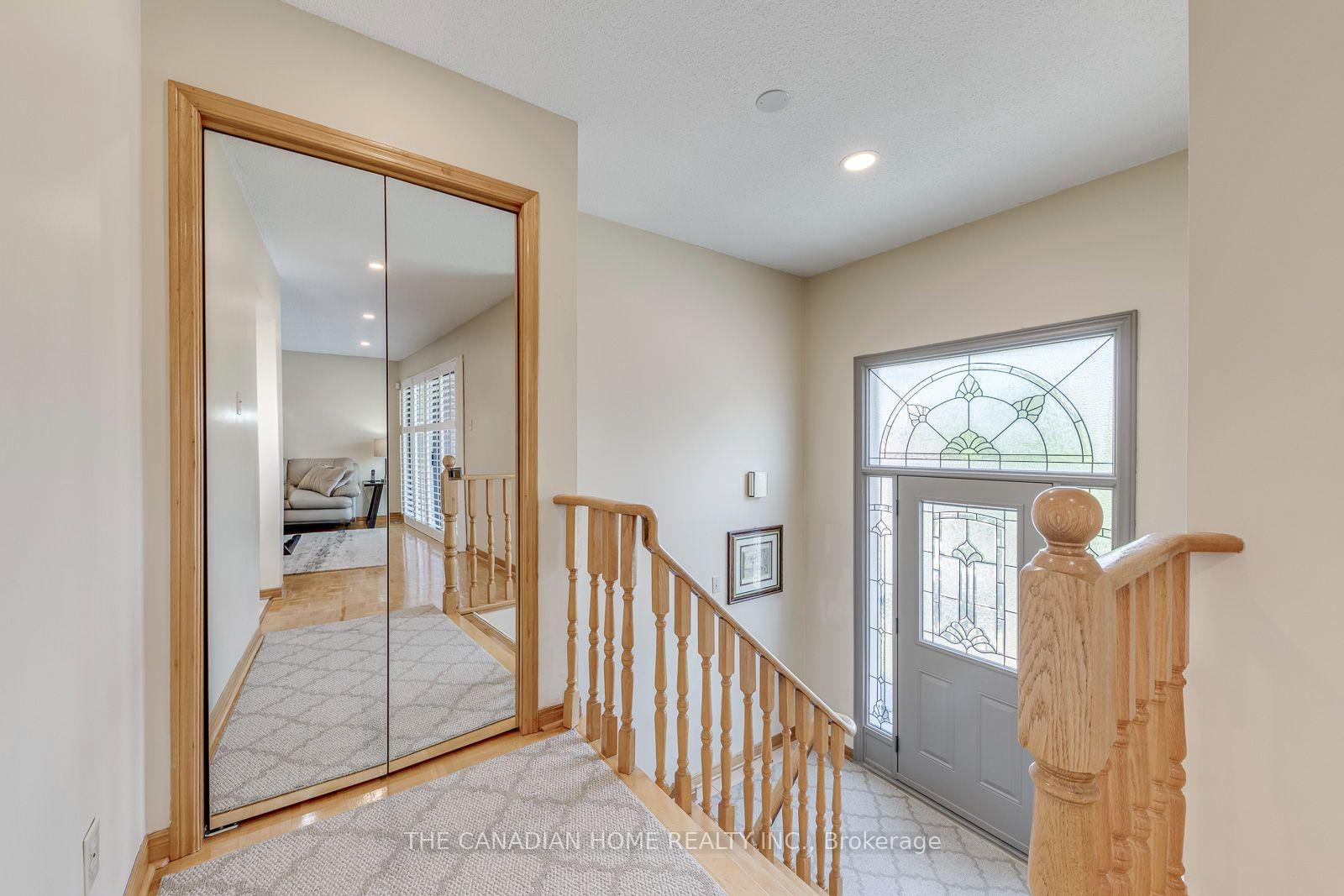 Photo 4 of 5472 Bourget Drive, Mississauga, Hurontario — HOMEH