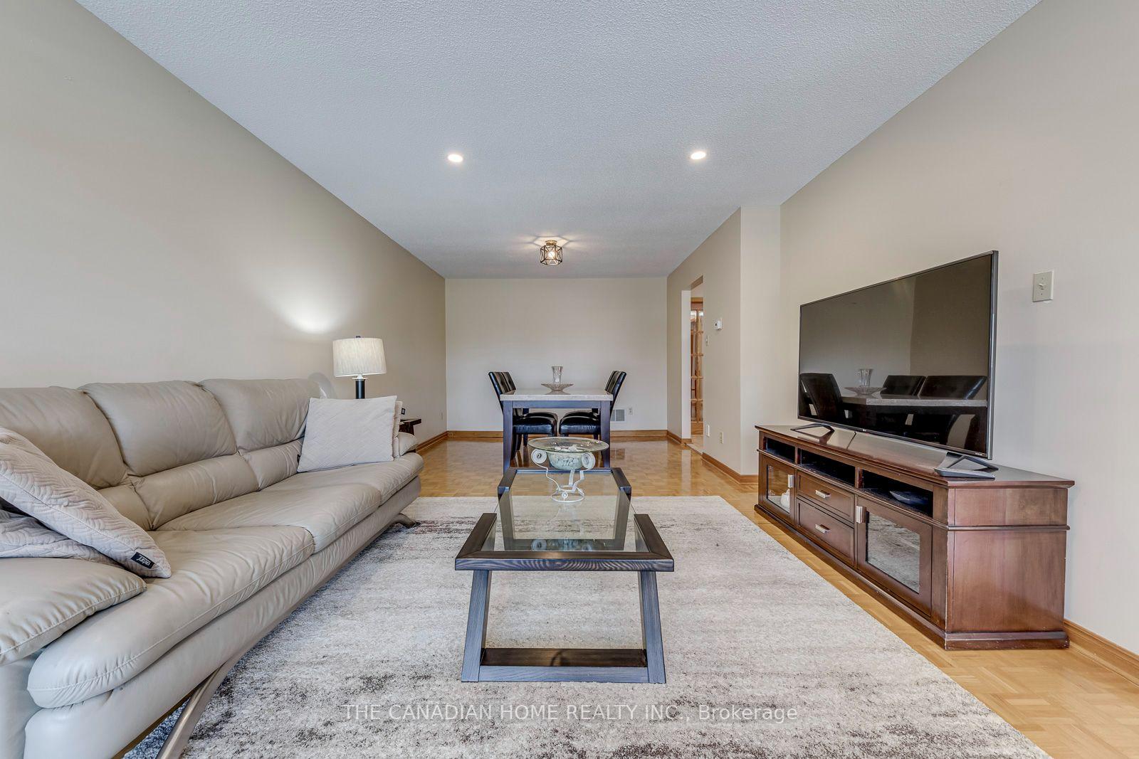 Photo 7 of 5472 Bourget Drive, Mississauga, Hurontario — HOMEH