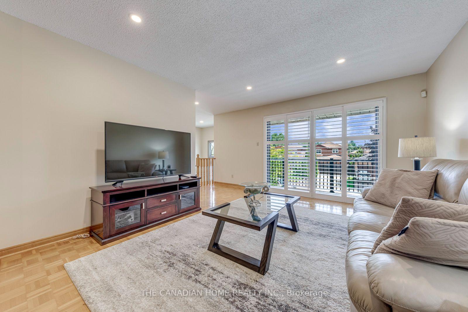 Photo 11 of 5472 Bourget Drive, Mississauga, Hurontario — HOMEH