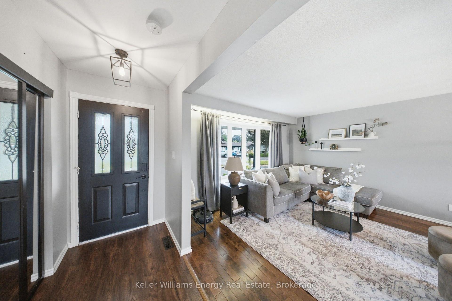 Photo 5 of 233 Phillip Murray Avenue, Oshawa, Lakeview — HOMEH
