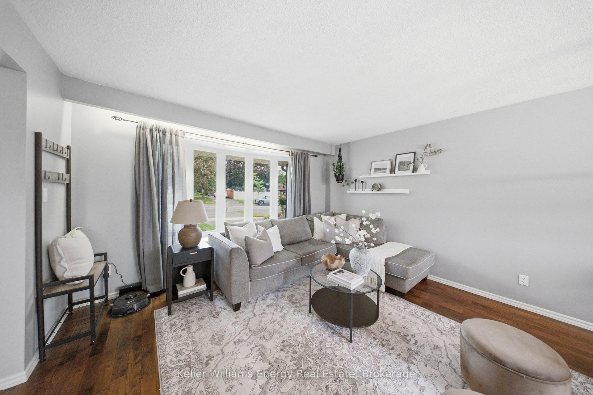 Photo 6 of 233 Phillip Murray Avenue, Oshawa, Lakeview — HOMEH