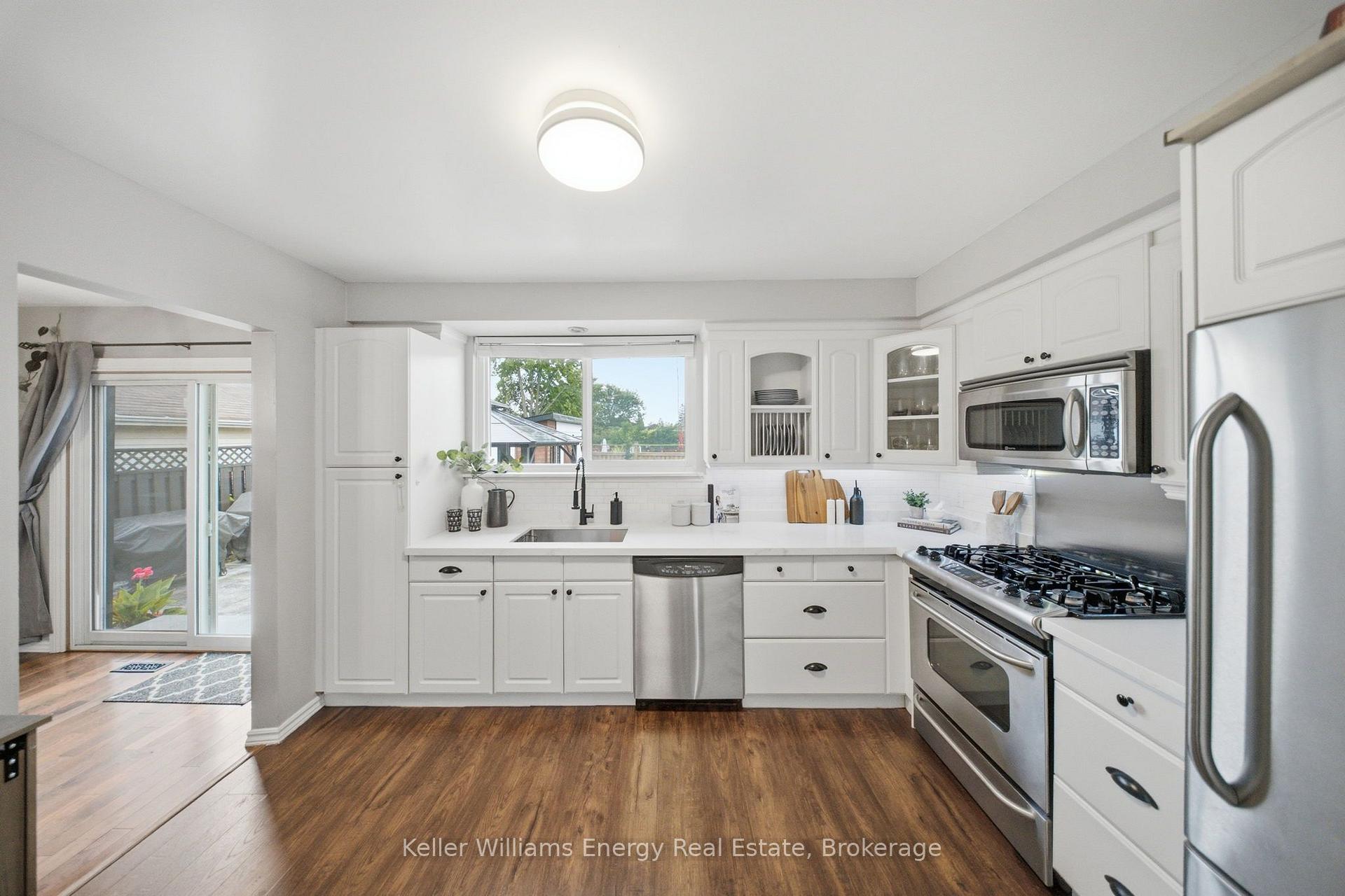 Photo 13 of 233 Phillip Murray Avenue, Oshawa, Lakeview — HOMEH