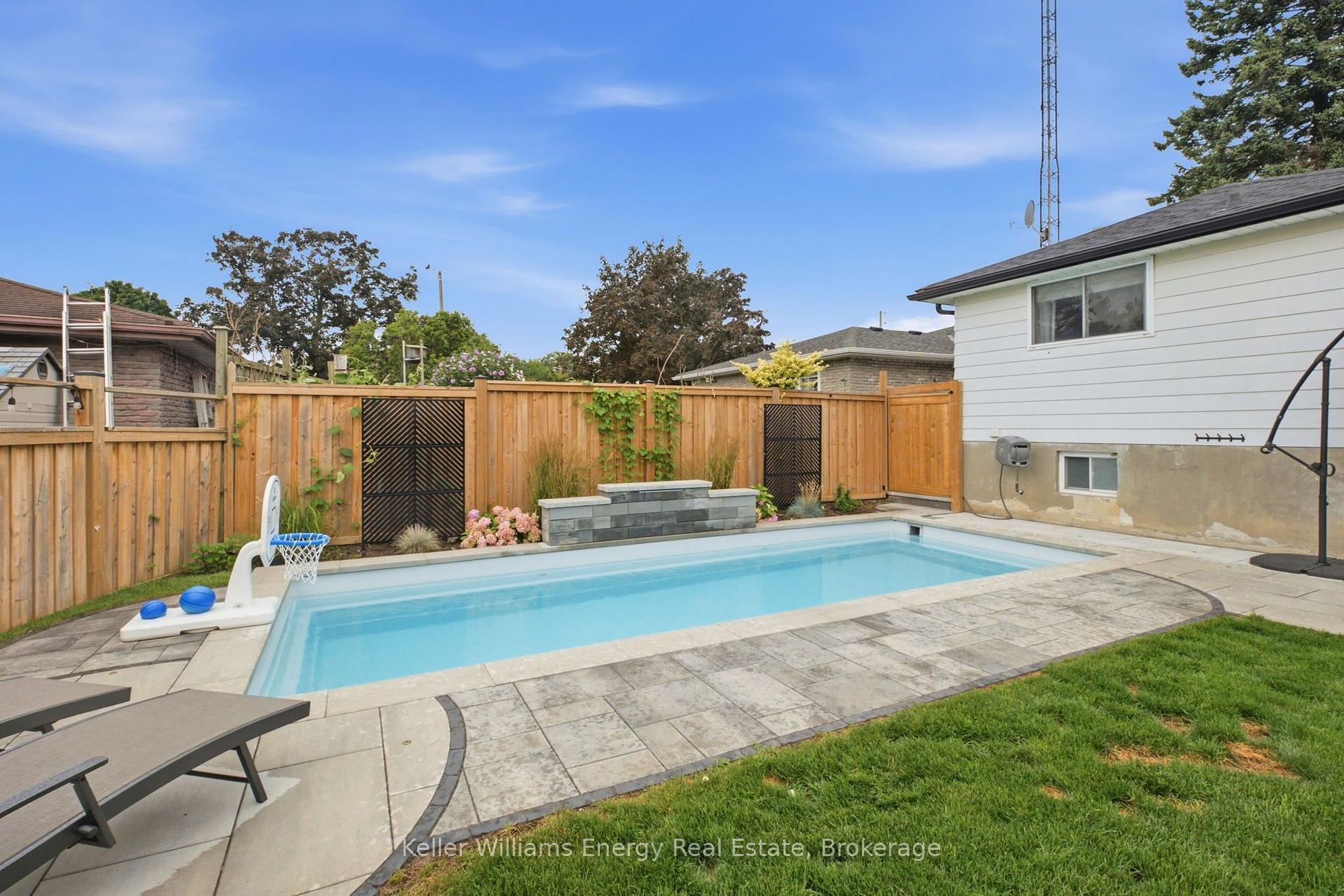 Photo 34 of 233 Phillip Murray Avenue, Oshawa, Lakeview — HOMEH