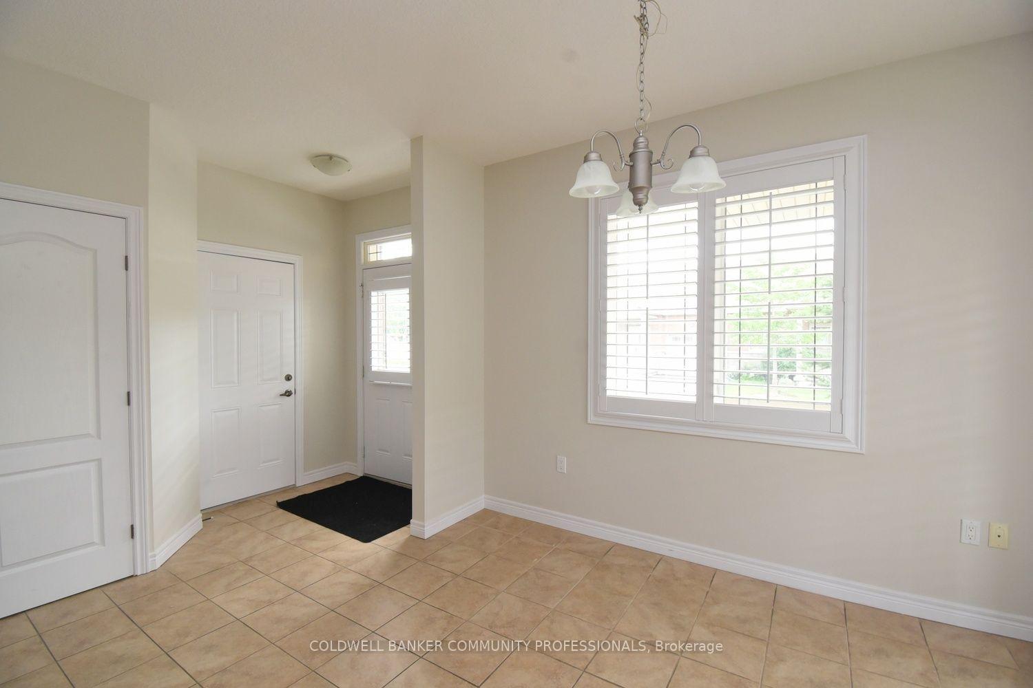 Photo 4 of 19 Stickland Lane, Hamilton, Binbrook — HOMEH