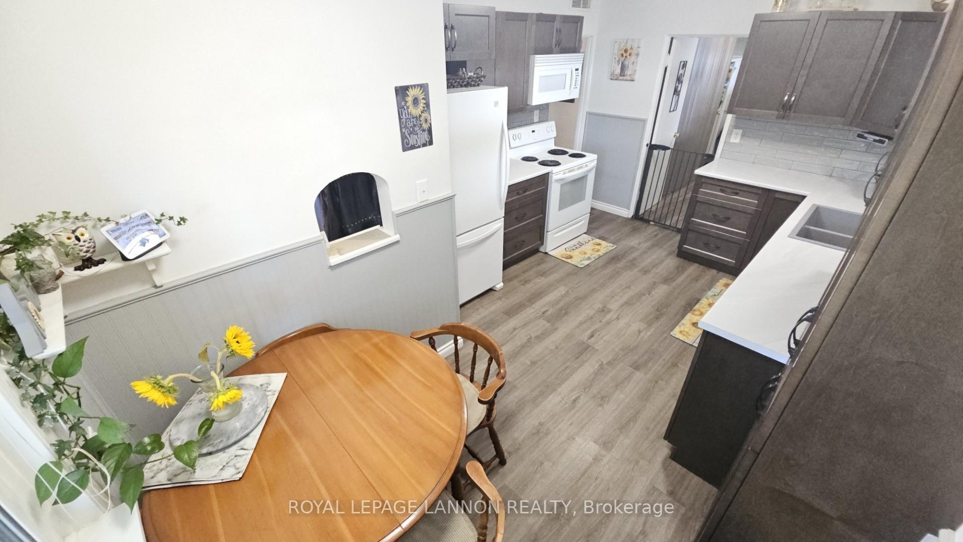Photo 7 of 1820 Hamilton Avenue, Thunder Bay, Hyde Park — HOMEH