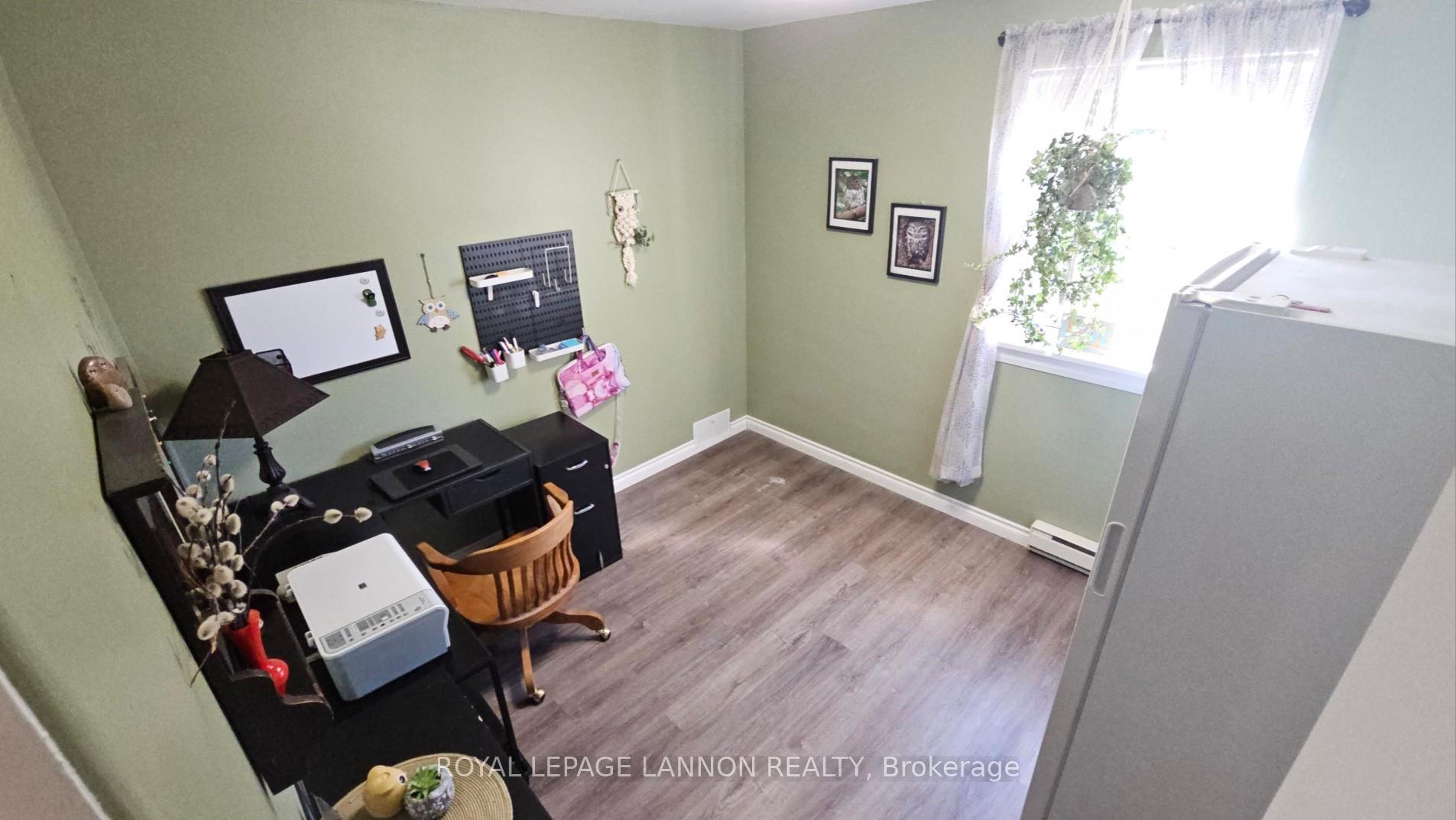 Photo 12 of 1820 Hamilton Avenue, Thunder Bay, Hyde Park — HOMEH