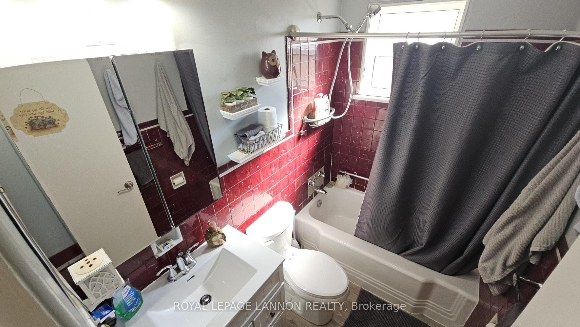 Photo 18 of 1820 Hamilton Avenue, Thunder Bay, Hyde Park — HOMEH