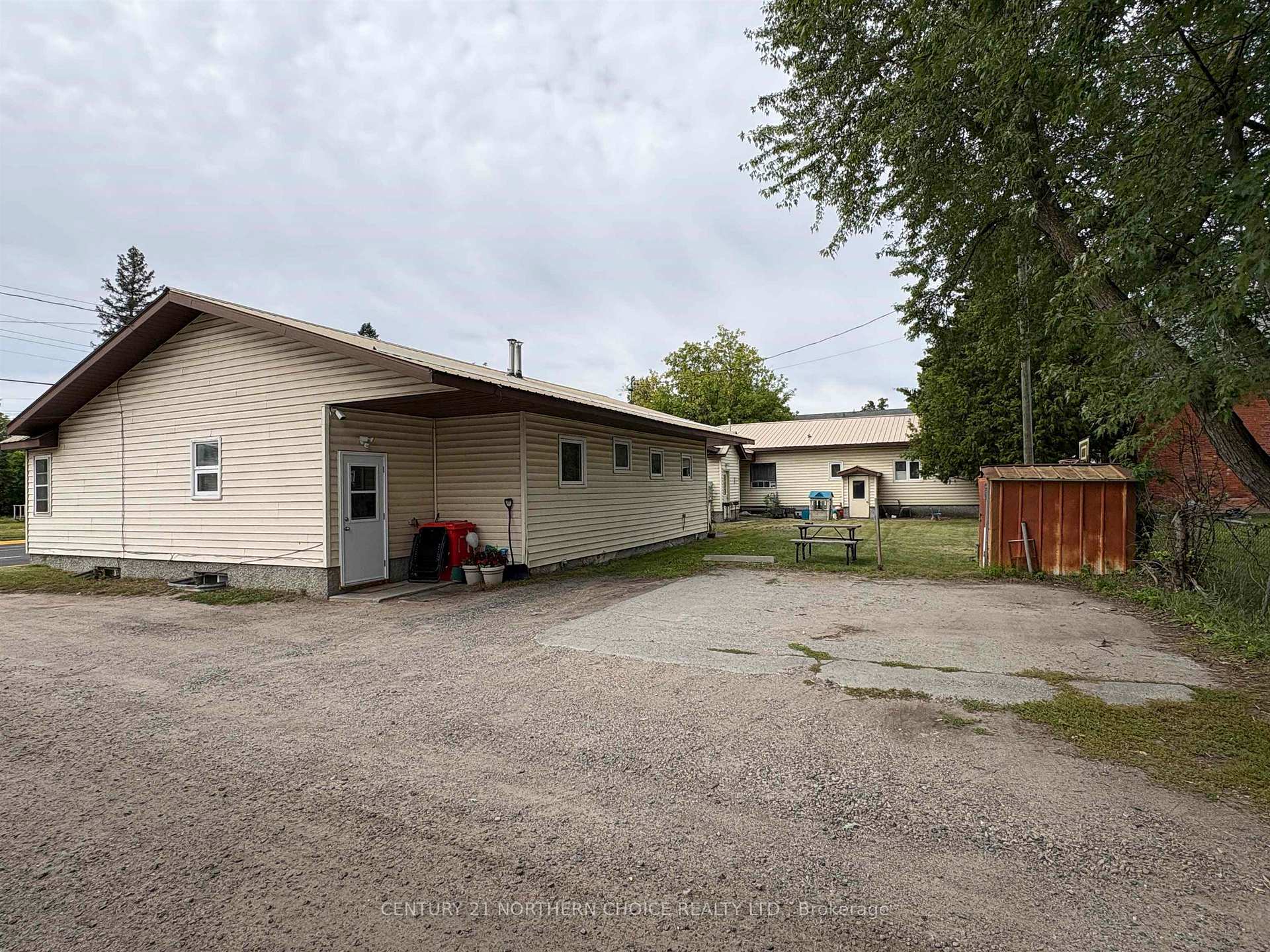 Photo 3 of 160-166 Third Street W, Fort Frances, TB-401 — HOMEH