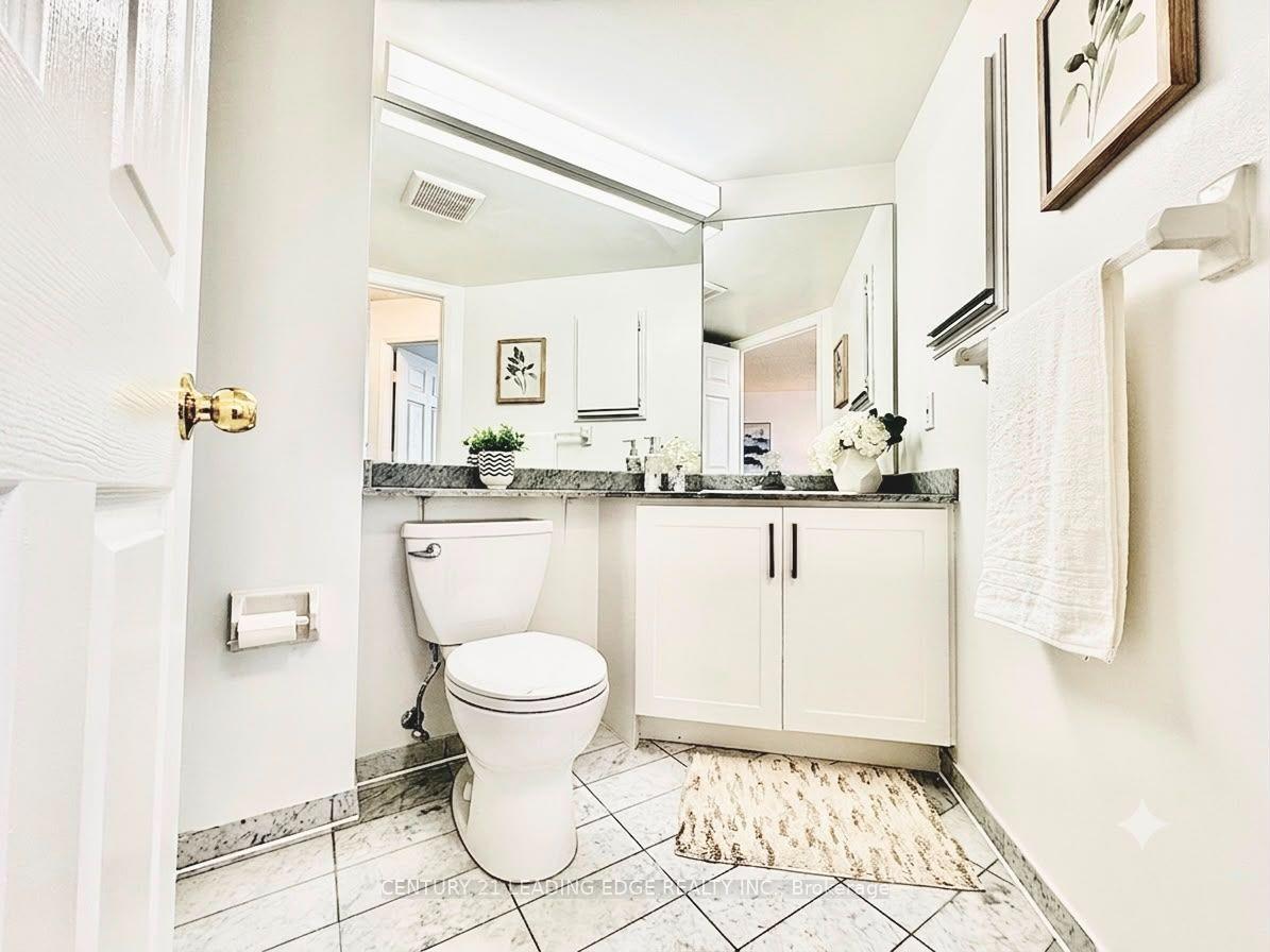 Photo 16 of Unit 1710, 7 Concorde Place, North York, Banbury-Don Mills — HOMEH