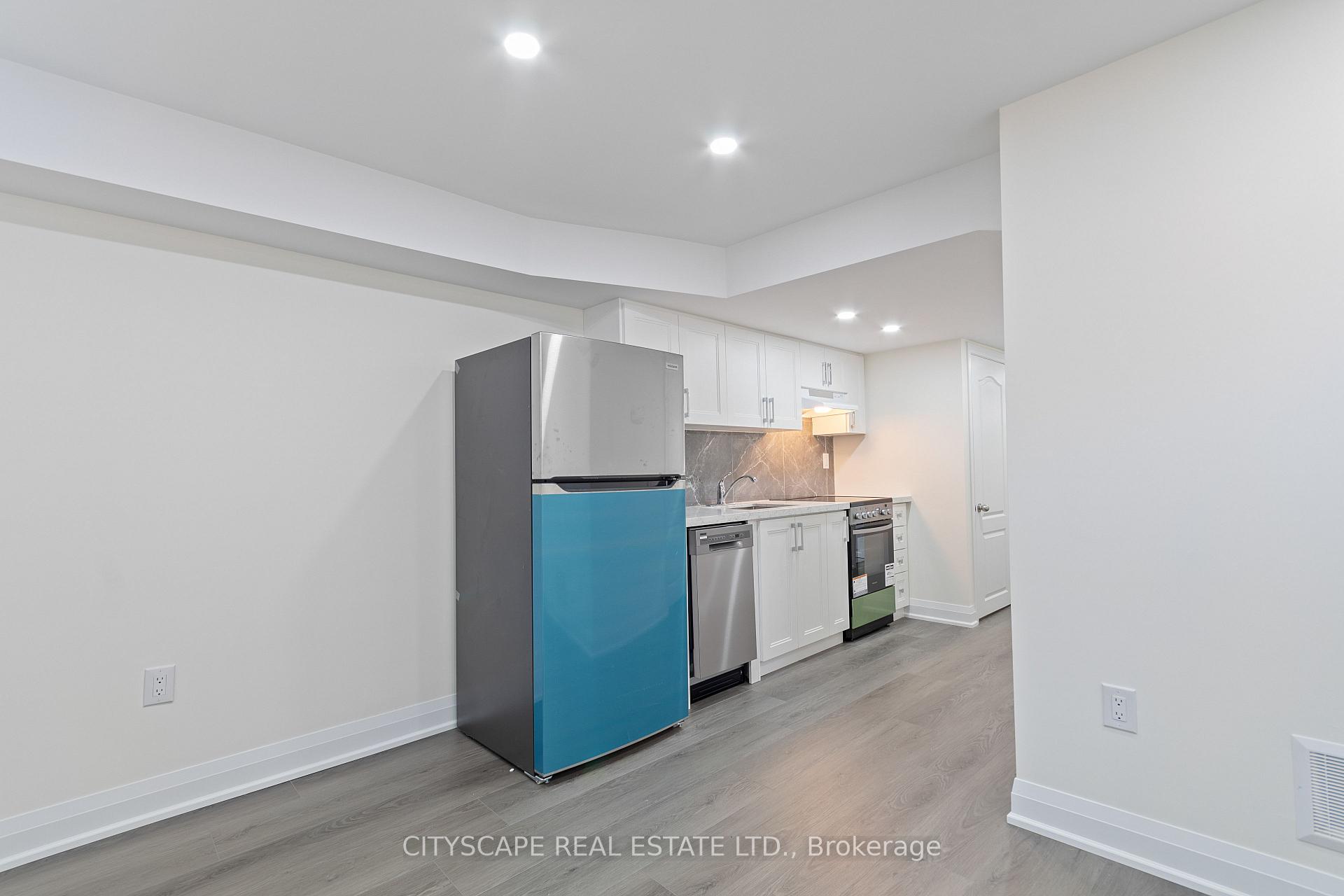 Photo 2 of Unit Lower, 163 Rankin Crescent, Toronto, Dovercourt-Wallace Emerson-Junction — HOMEH