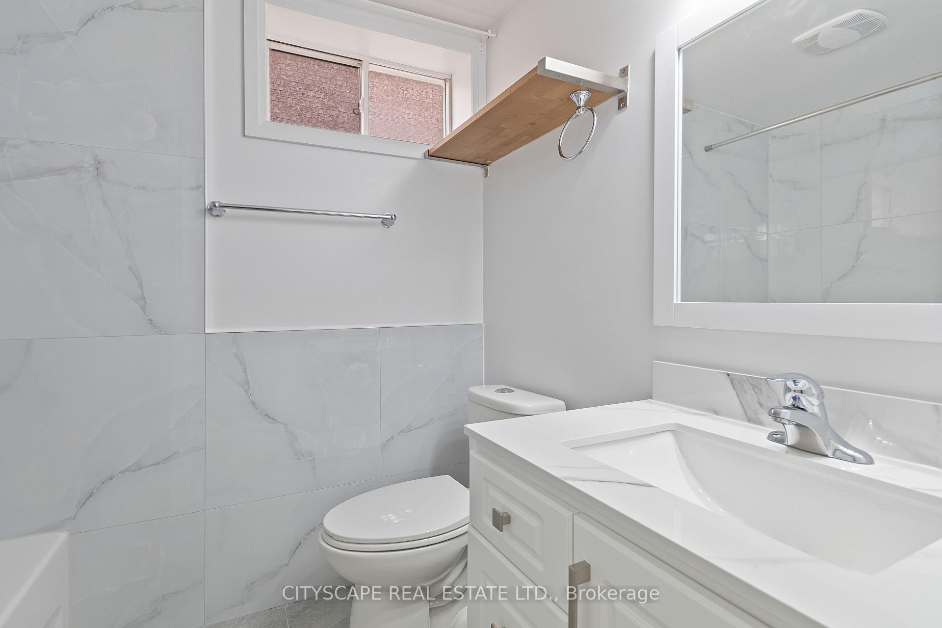 Photo 7 of Unit Lower, 163 Rankin Crescent, Toronto, Dovercourt-Wallace Emerson-Junction — HOMEH