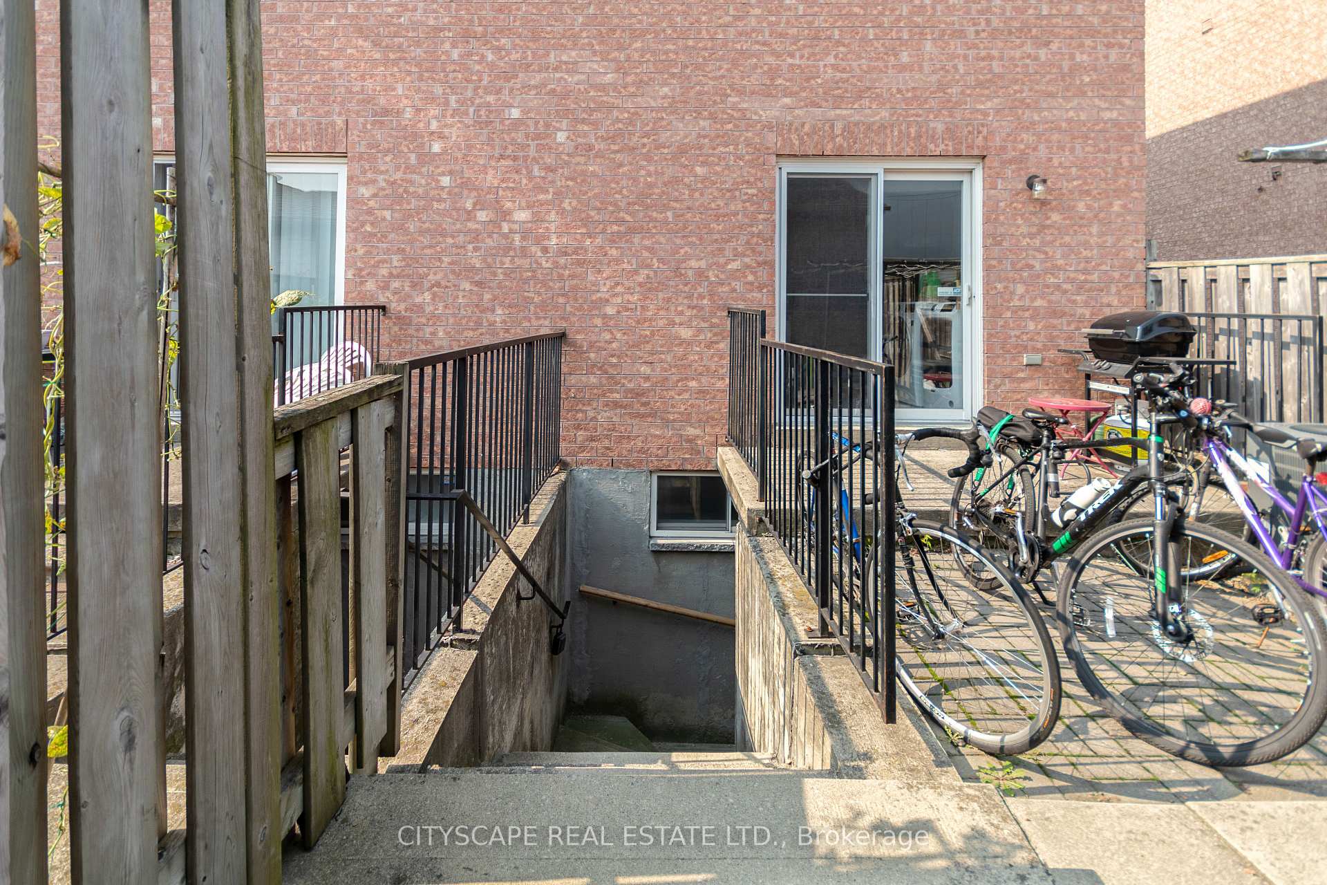 Photo 16 of Unit Lower, 163 Rankin Crescent, Toronto, Dovercourt-Wallace Emerson-Junction — HOMEH
