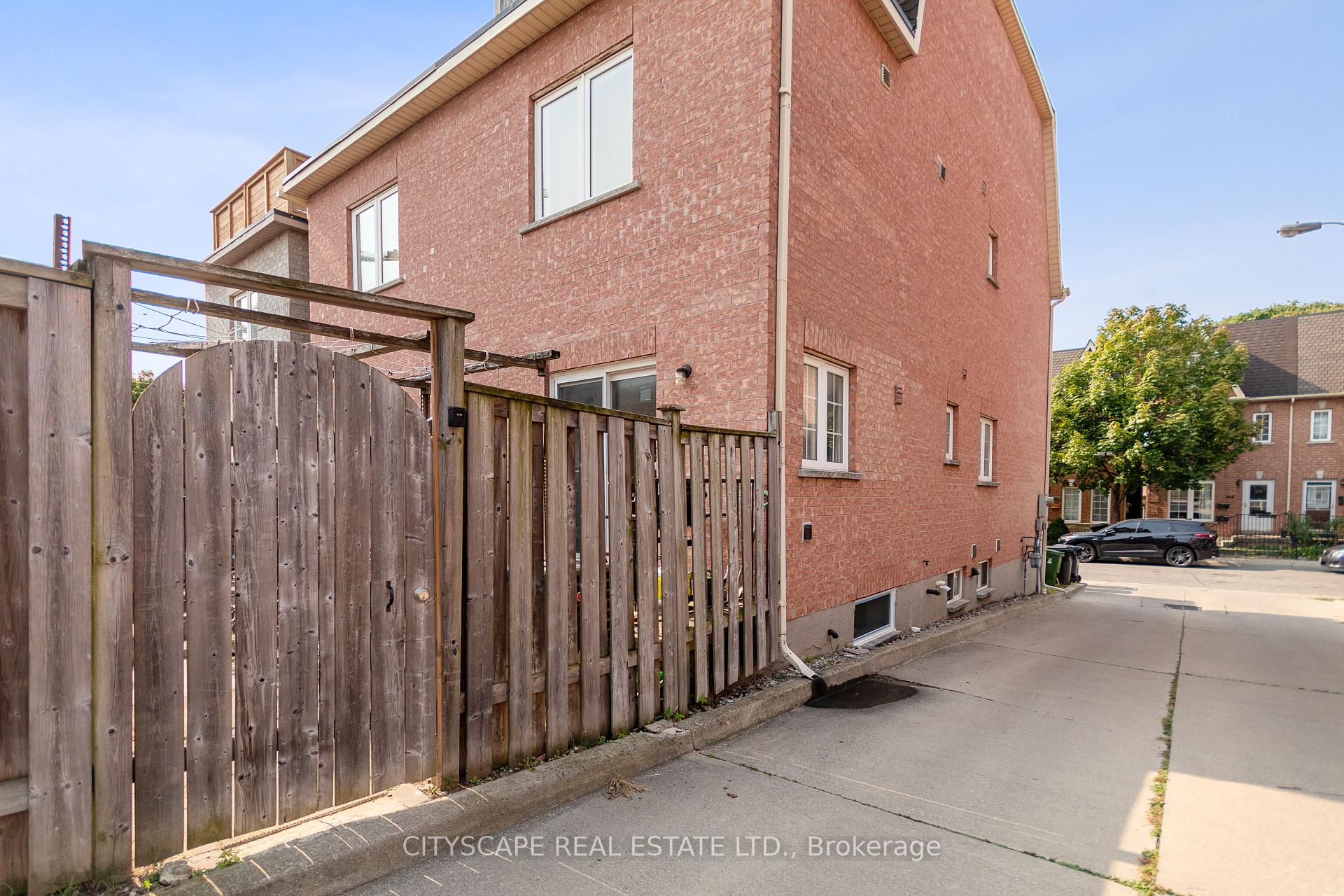 Photo 17 of Unit Lower, 163 Rankin Crescent, Toronto, Dovercourt-Wallace Emerson-Junction — HOMEH