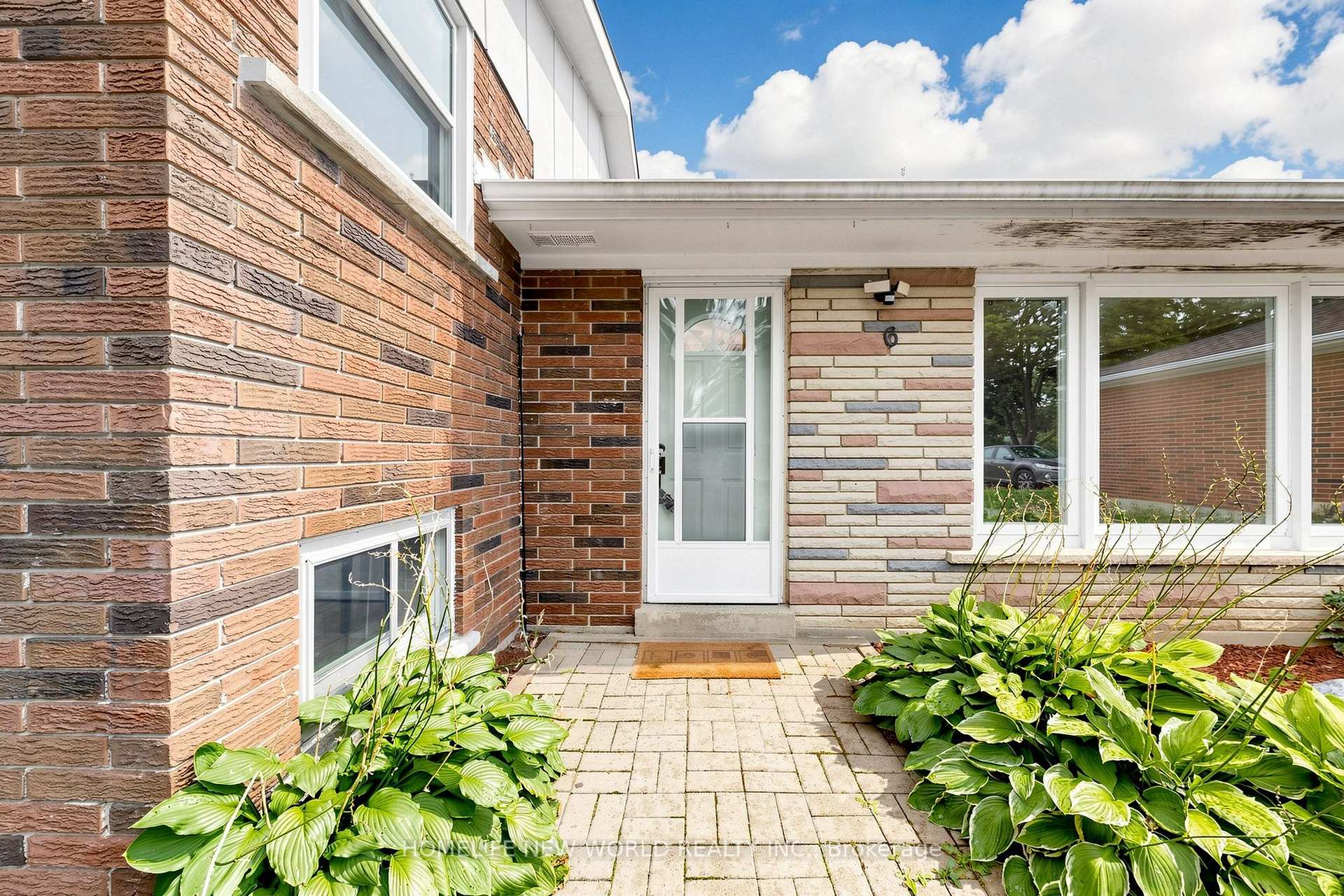 Photo 8 of 6 Valleycrest Avenue, Markham, Bullock — HOMEH