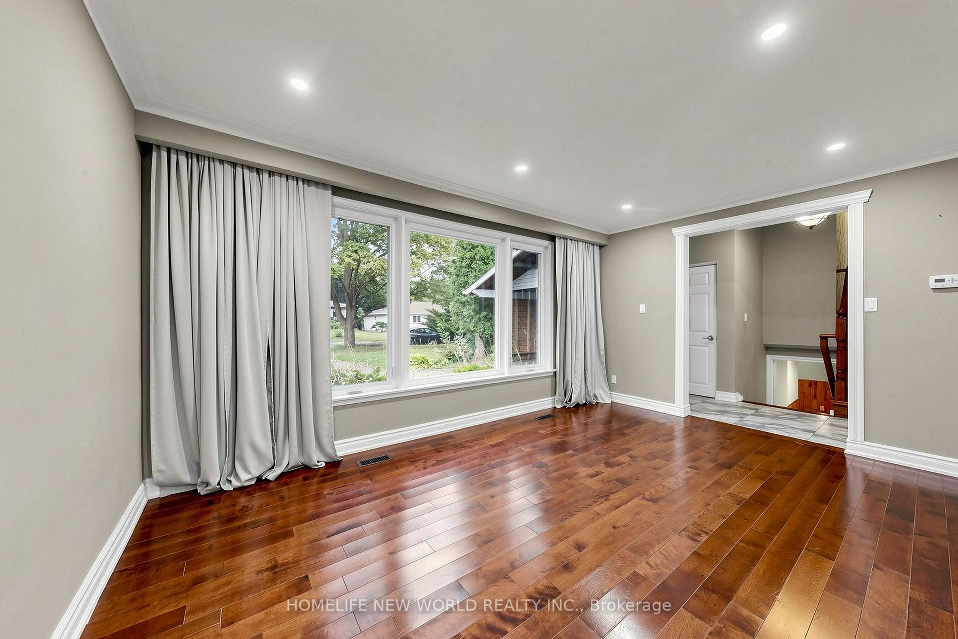 Photo 13 of 6 Valleycrest Avenue, Markham, Bullock — HOMEH
