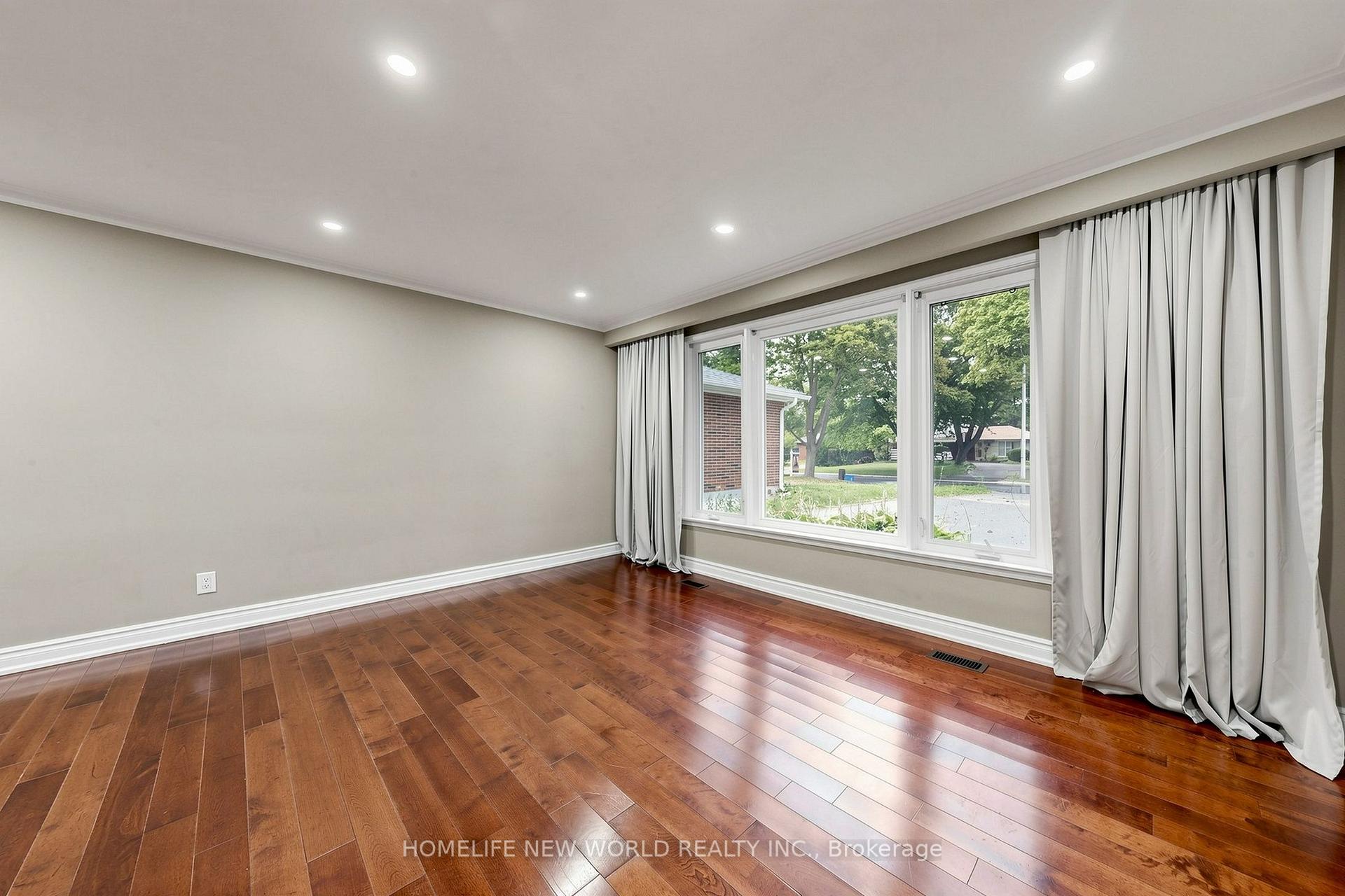 Photo 15 of 6 Valleycrest Avenue, Markham, Bullock — HOMEH