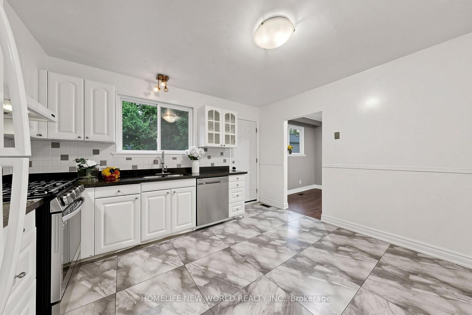 Photo 18 of 6 Valleycrest Avenue, Markham, Bullock — HOMEH