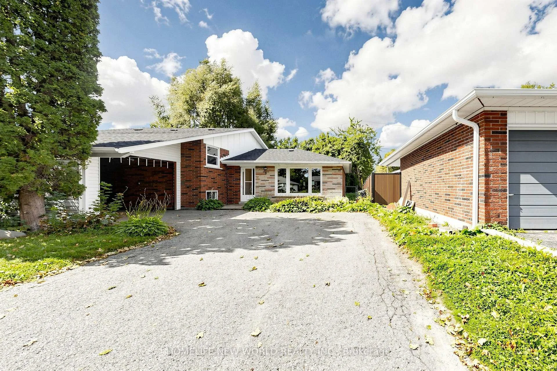 Photo 3 of 6 Valleycrest Avenue, Markham, Bullock — HOMEH