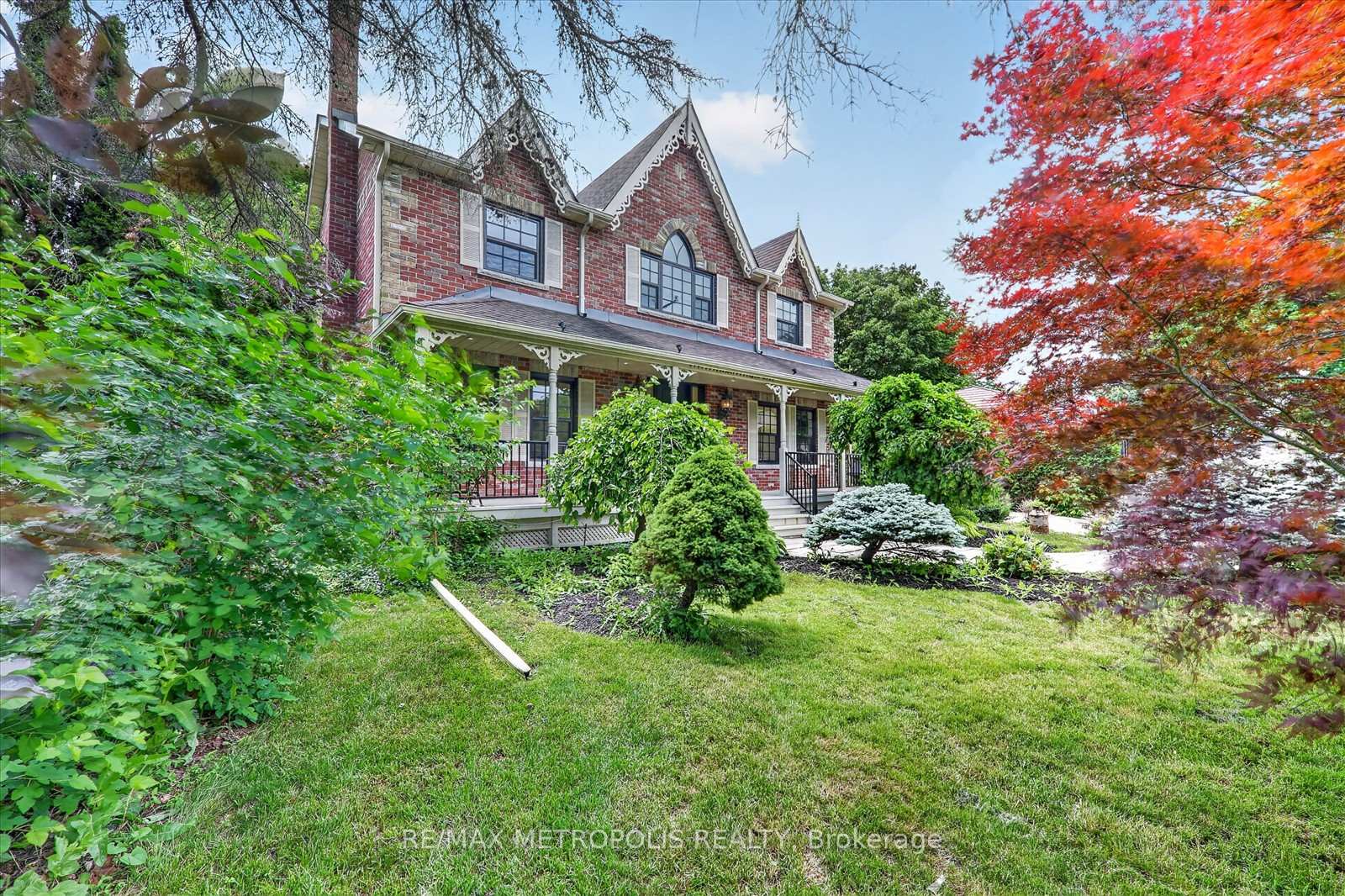 Photo 5 of 42 Peter Street, Markham, Old Markham Village — HOMEH