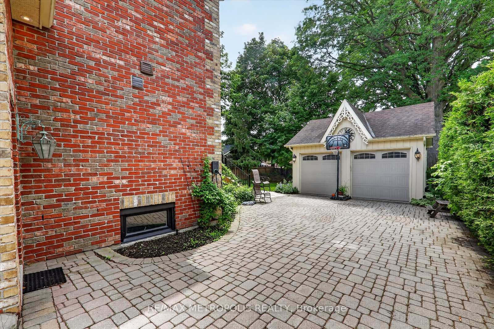 Photo 6 of 42 Peter Street, Markham, Old Markham Village — HOMEH