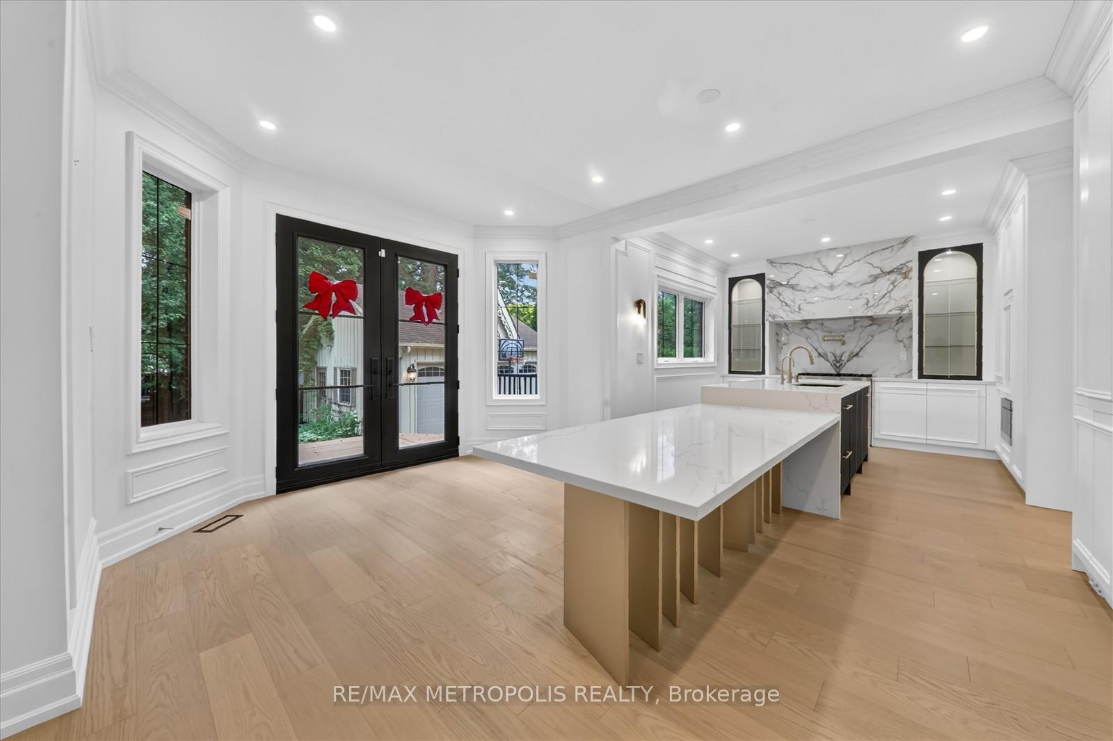 Photo 10 of 42 Peter Street, Markham, Old Markham Village — HOMEH