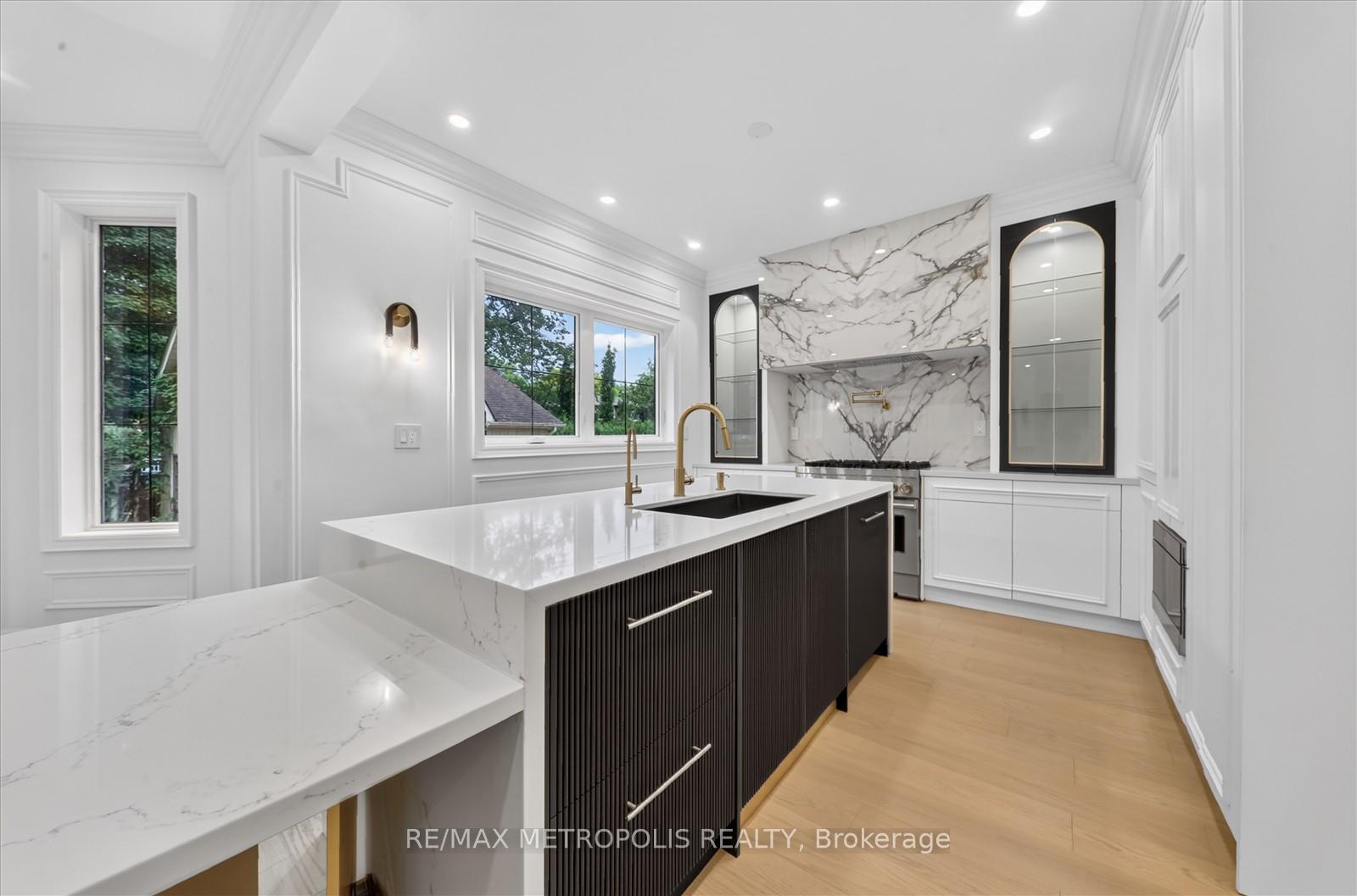 Photo 12 of 42 Peter Street, Markham, Old Markham Village — HOMEH