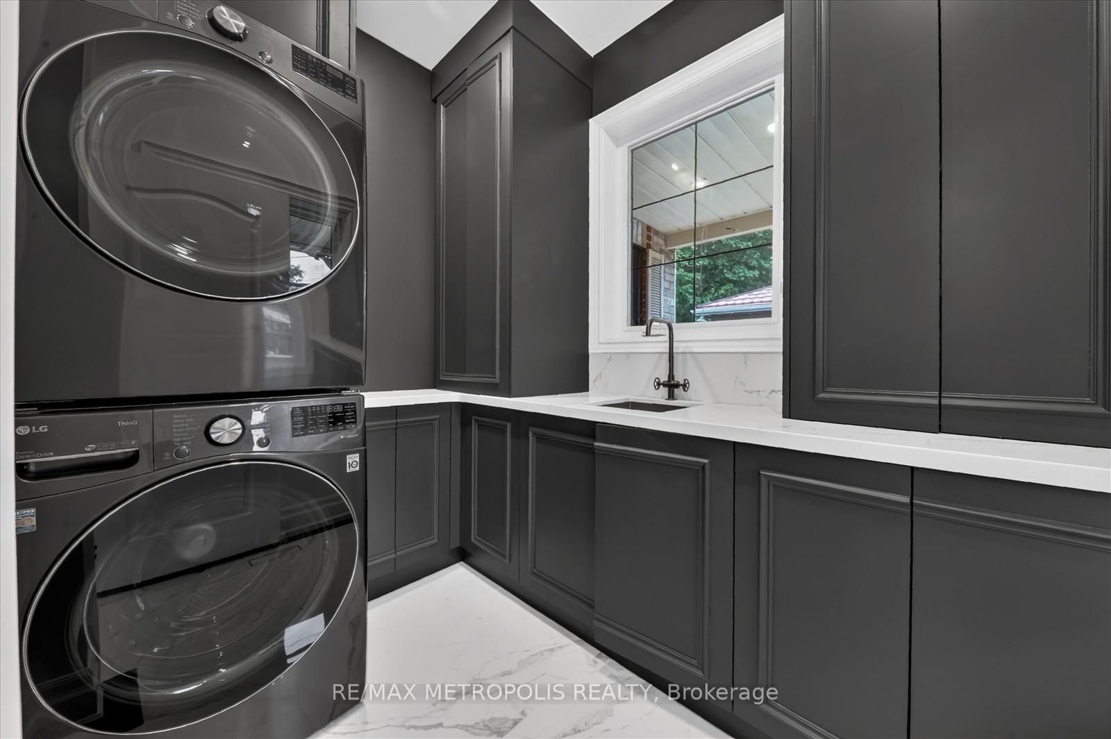 Photo 15 of 42 Peter Street, Markham, Old Markham Village — HOMEH